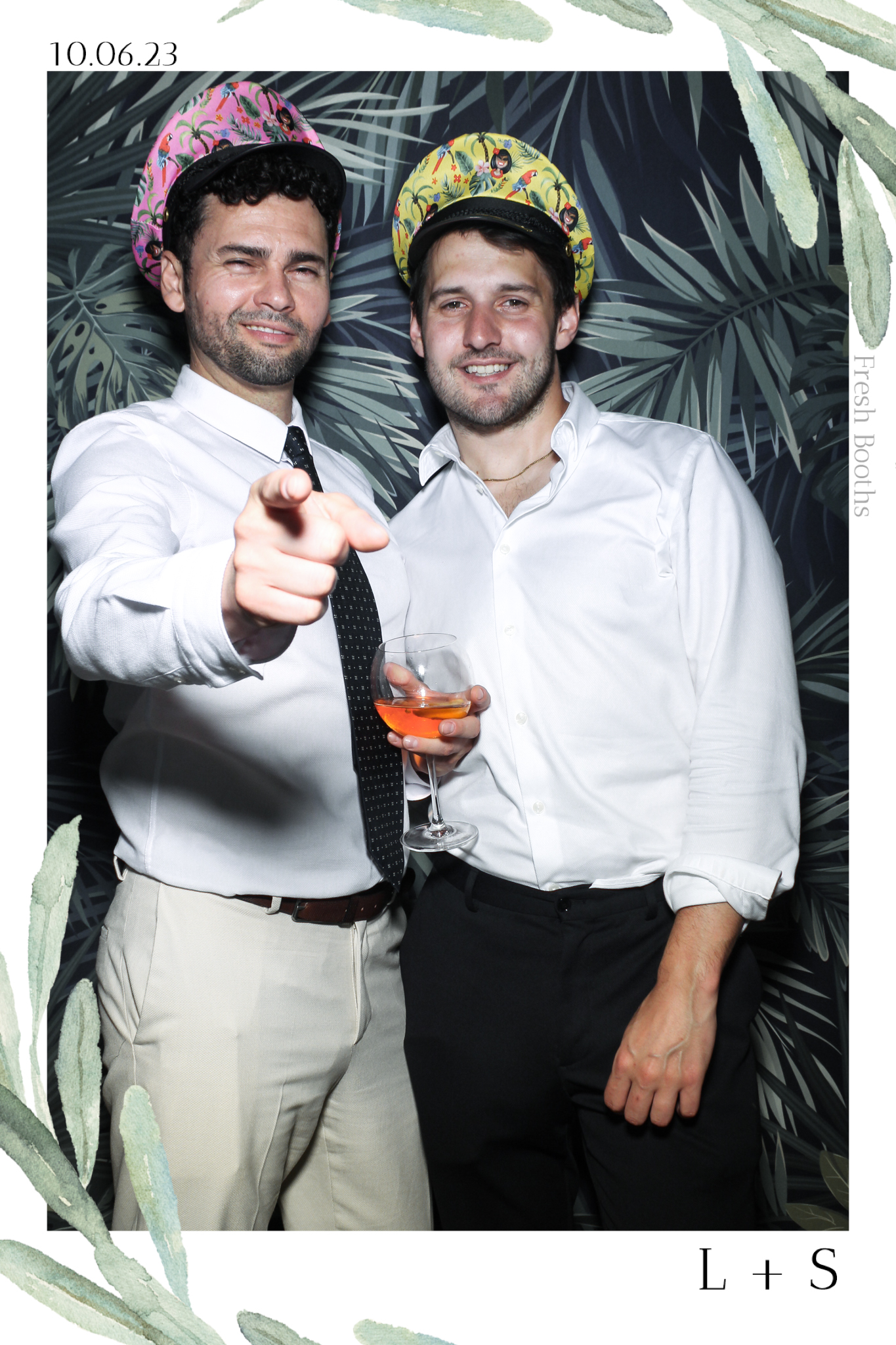 Lucy & Seb - Selfie Mirror | View more photos from the event at gallery.freshbooths.com/u/FreshBooths/Lucy-Seb-Selfie-Mirror