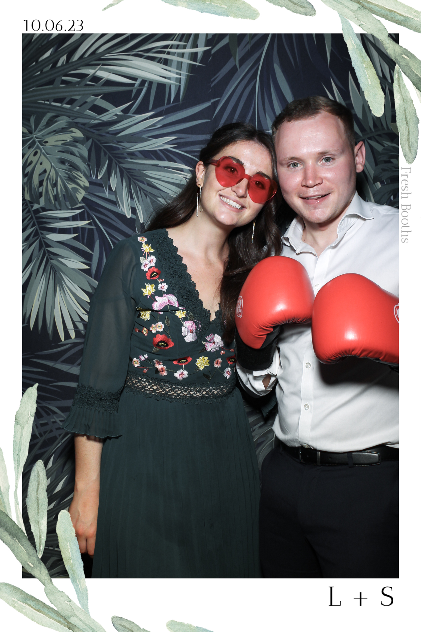Lucy & Seb - Selfie Mirror | View more photos from the event at gallery.freshbooths.com/u/FreshBooths/Lucy-Seb-Selfie-Mirror