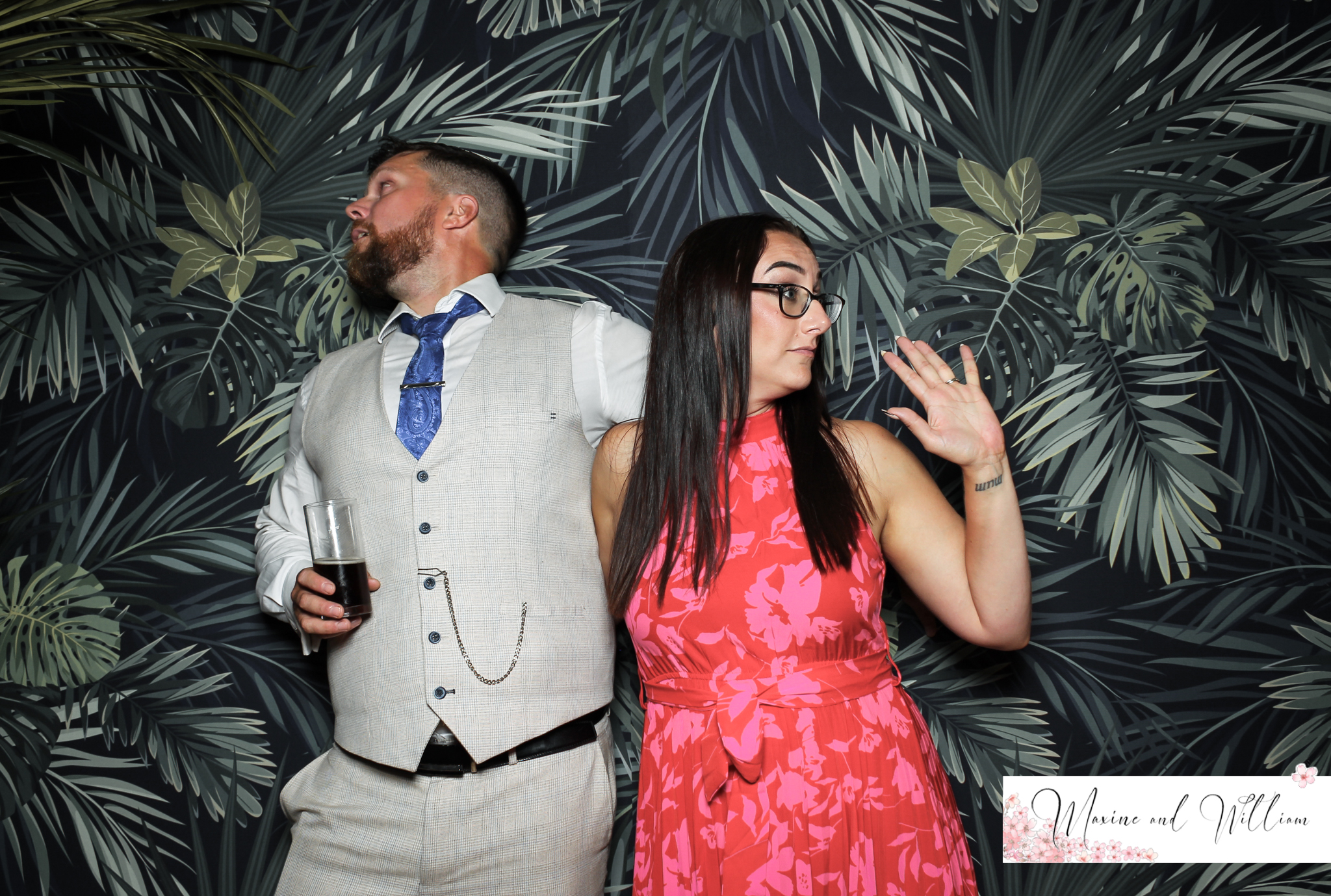 Maxine & Will - Classic Open Booth | View more photos from the event at gallery.freshbooths.com/u/FreshBooths/Maxine-Will-Classic-Open-Booth