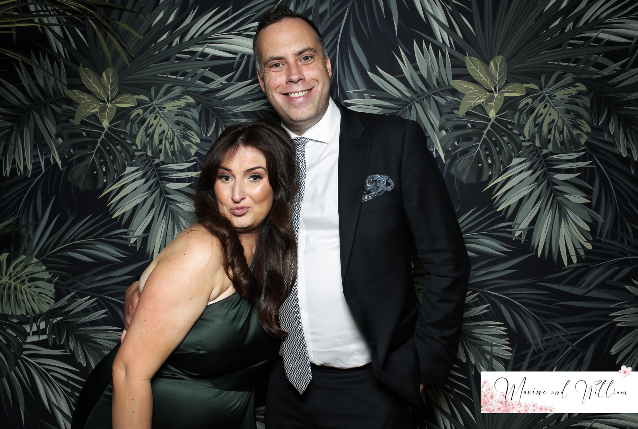 Maxine & Will - Classic Open Booth | View more photos from the event at gallery.freshbooths.com/u/FreshBooths/Maxine-Will-Classic-Open-Booth