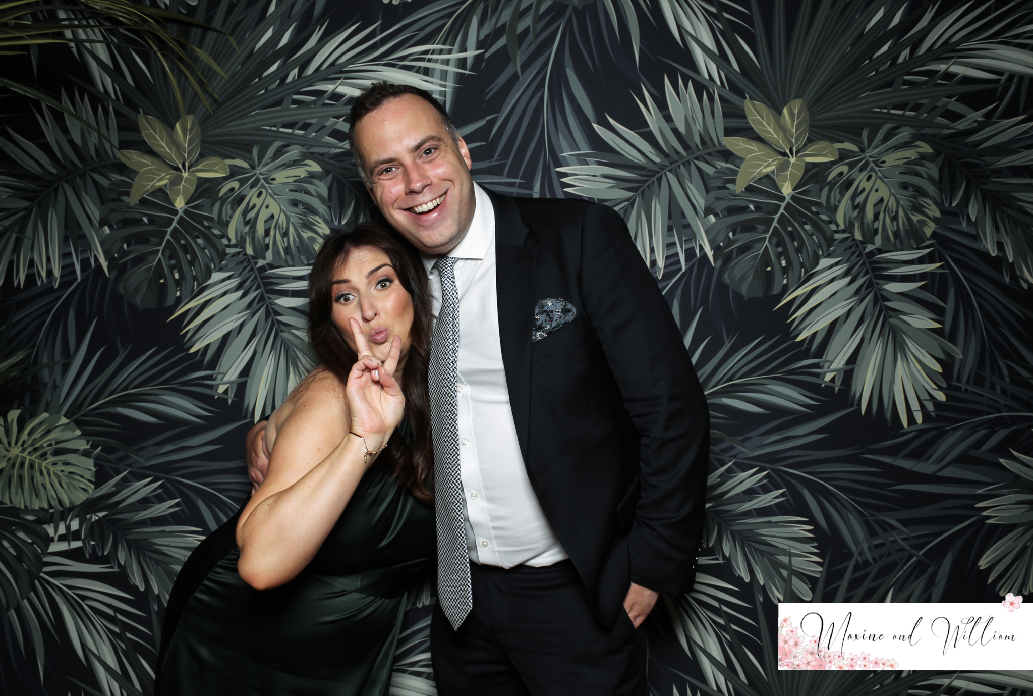 Maxine & Will - Classic Open Booth | View more photos from the event at gallery.freshbooths.com/u/FreshBooths/Maxine-Will-Classic-Open-Booth