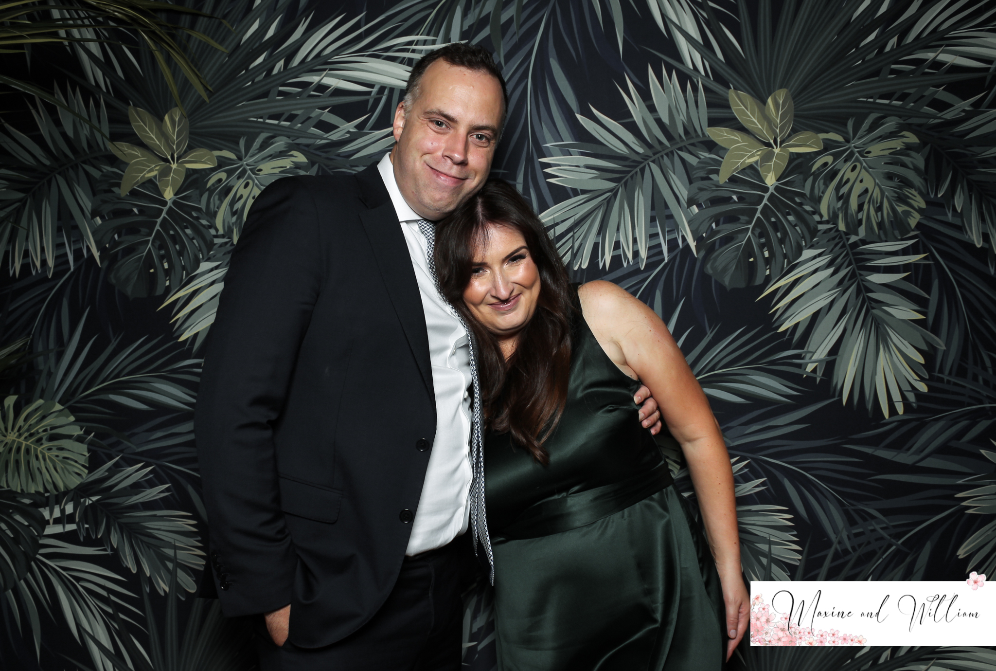 Maxine & Will - Classic Open Booth | View more photos from the event at gallery.freshbooths.com/u/FreshBooths/Maxine-Will-Classic-Open-Booth