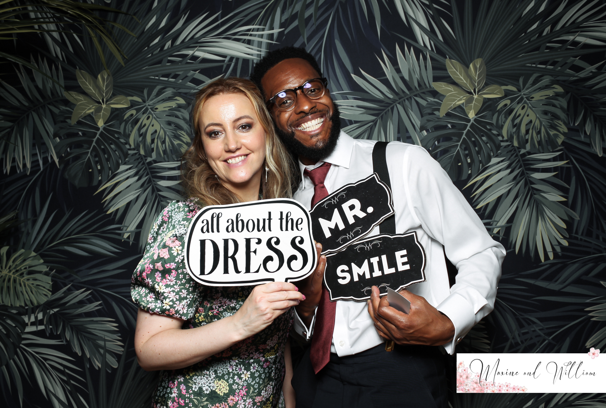 Maxine & Will - Classic Open Booth | View more photos from the event at gallery.freshbooths.com/u/FreshBooths/Maxine-Will-Classic-Open-Booth