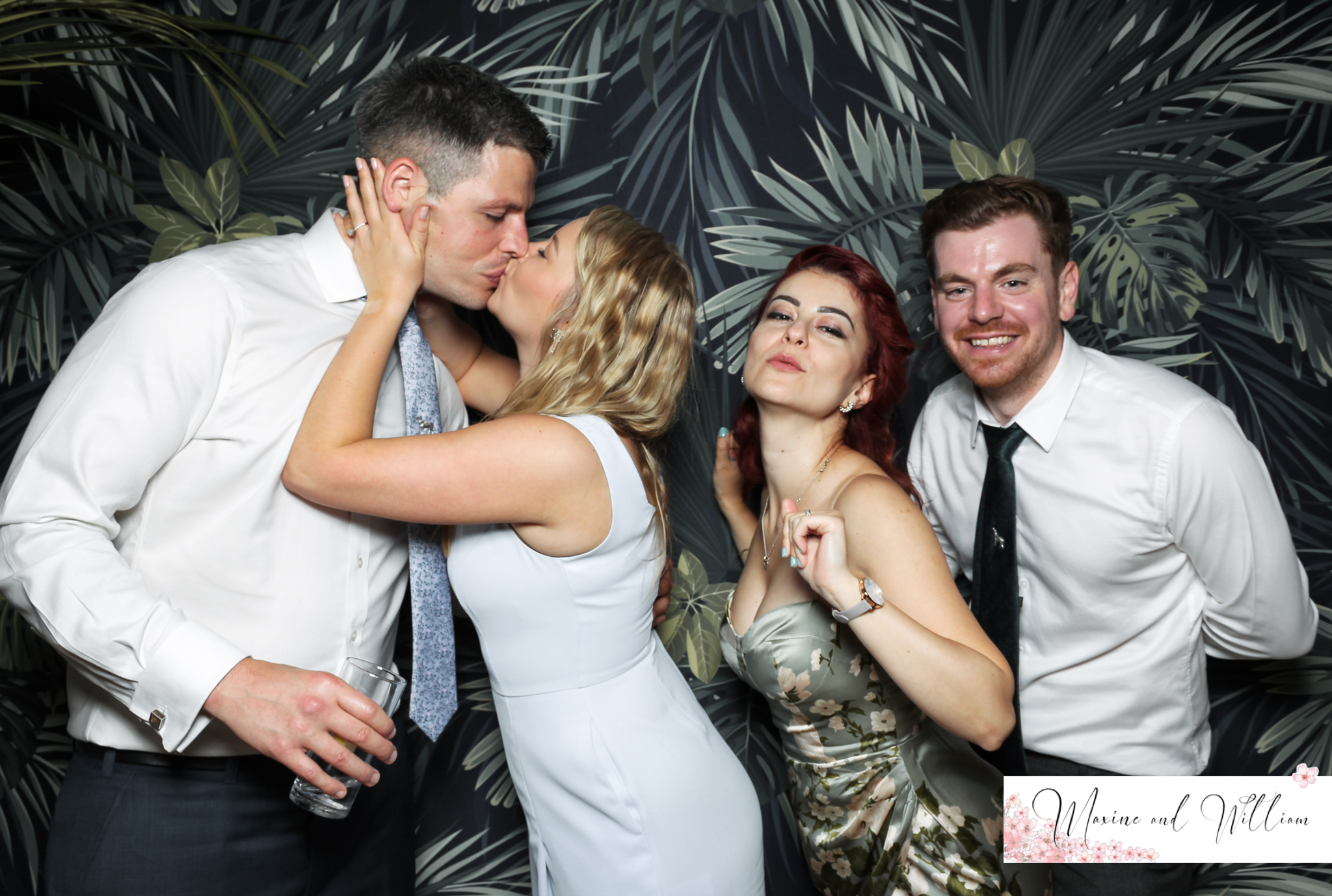 Maxine & Will - Classic Open Booth | View more photos from the event at gallery.freshbooths.com/u/FreshBooths/Maxine-Will-Classic-Open-Booth
