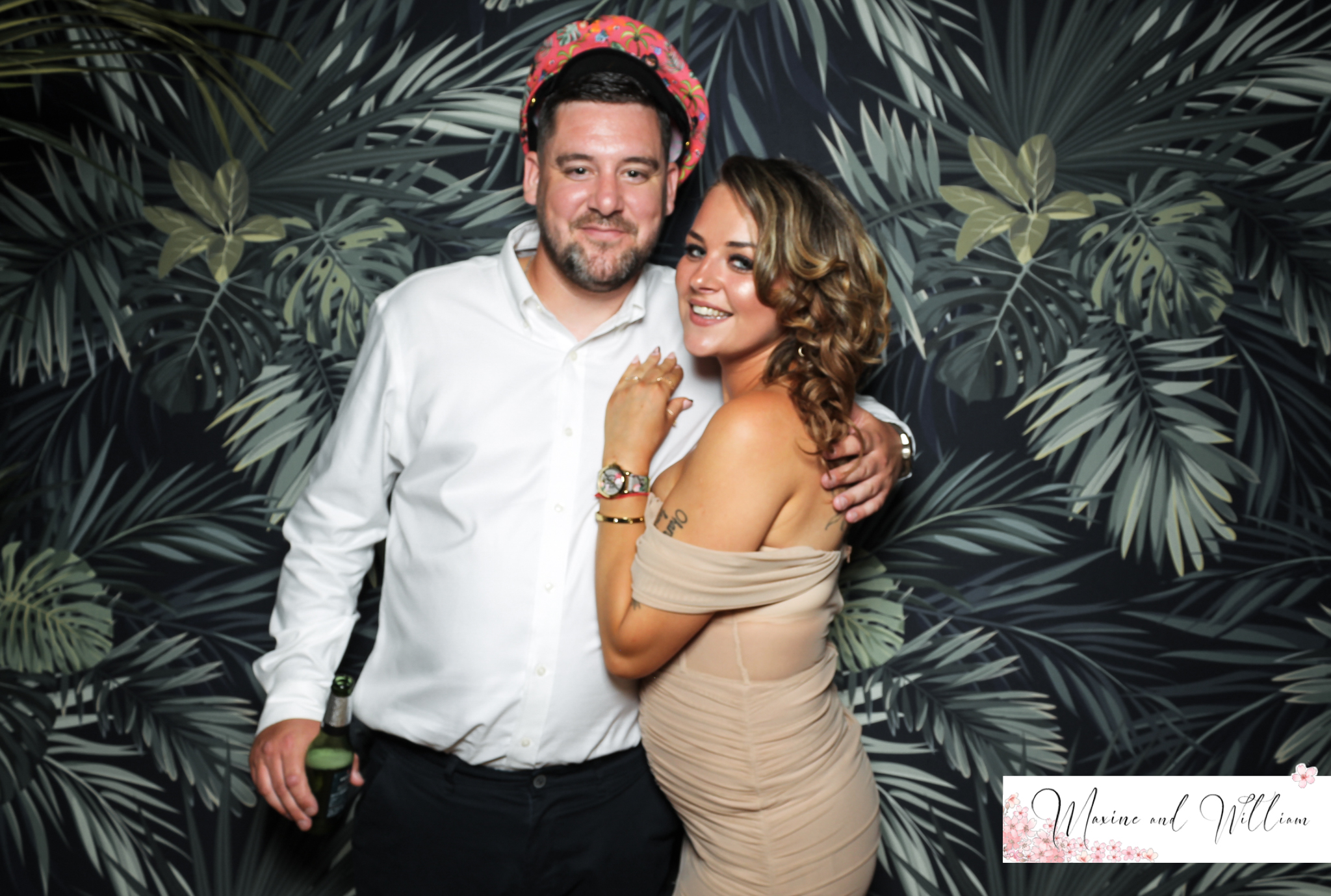 Maxine & Will - Classic Open Booth | View more photos from the event at gallery.freshbooths.com/u/FreshBooths/Maxine-Will-Classic-Open-Booth