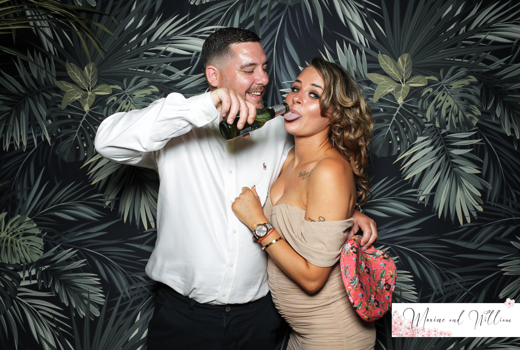 Maxine & Will - Classic Open Booth | View more photos from the event at gallery.freshbooths.com/u/FreshBooths/Maxine-Will-Classic-Open-Booth