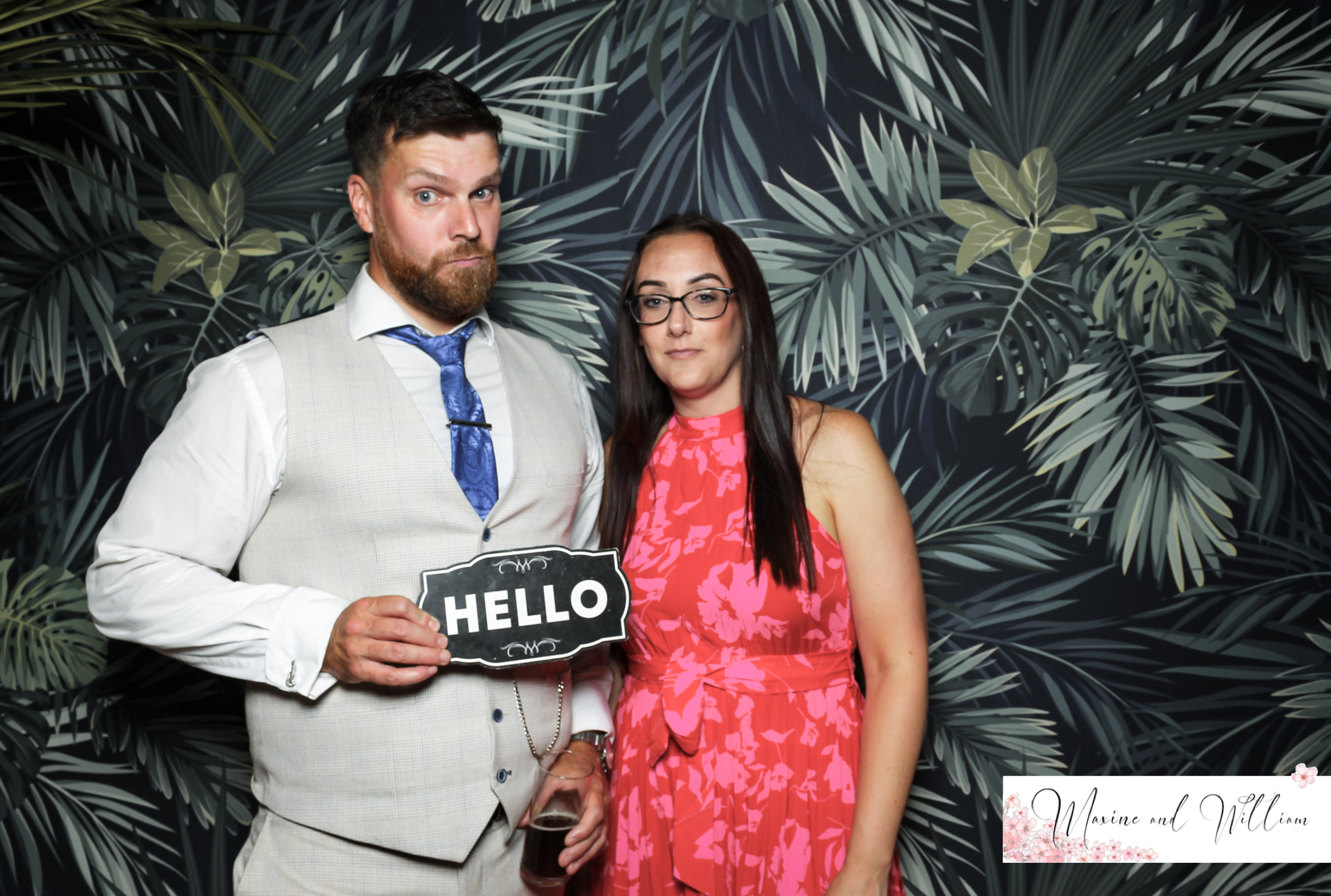 Maxine & Will - Classic Open Booth | View more photos from the event at gallery.freshbooths.com/u/FreshBooths/Maxine-Will-Classic-Open-Booth