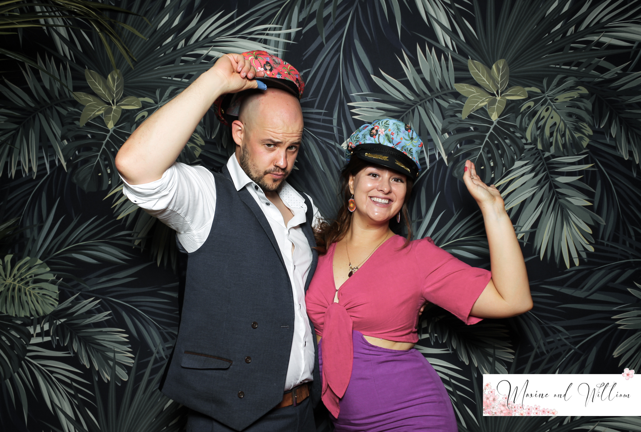 Maxine & Will - Classic Open Booth | View more photos from the event at gallery.freshbooths.com/u/FreshBooths/Maxine-Will-Classic-Open-Booth