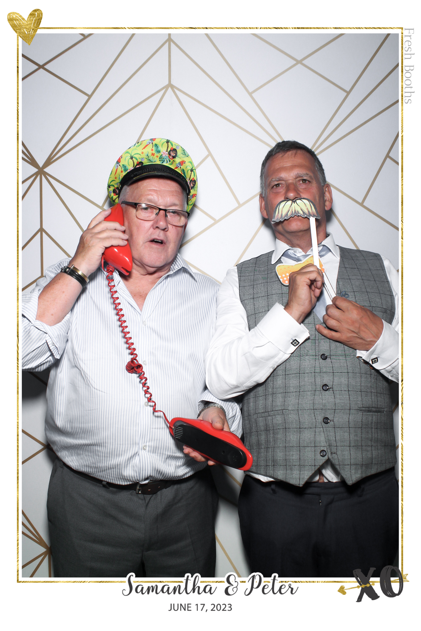 Peter & Sam - Selfie Mirror | View more photos from the event at gallery.freshbooths.com/u/FreshBooths/Peter-Sam-Selfie-Mirror