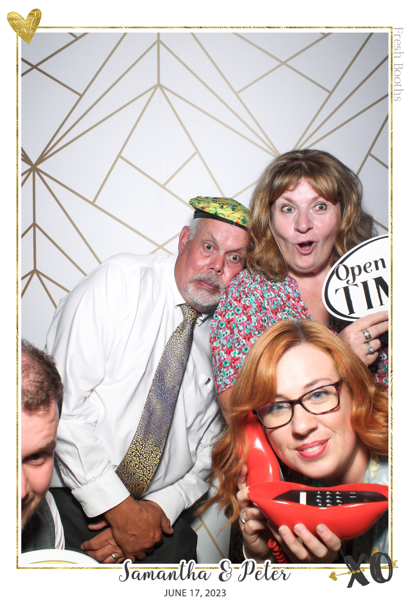 Peter & Sam - Selfie Mirror | View more photos from the event at gallery.freshbooths.com/u/FreshBooths/Peter-Sam-Selfie-Mirror