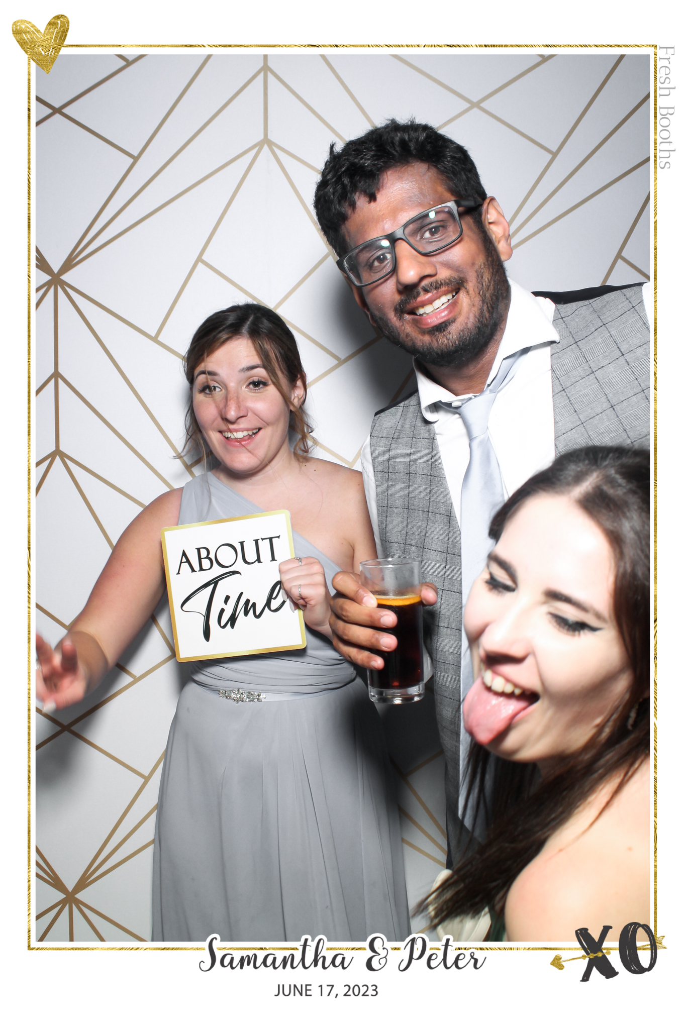 Peter & Sam - Selfie Mirror | View more photos from the event at gallery.freshbooths.com/u/FreshBooths/Peter-Sam-Selfie-Mirror
