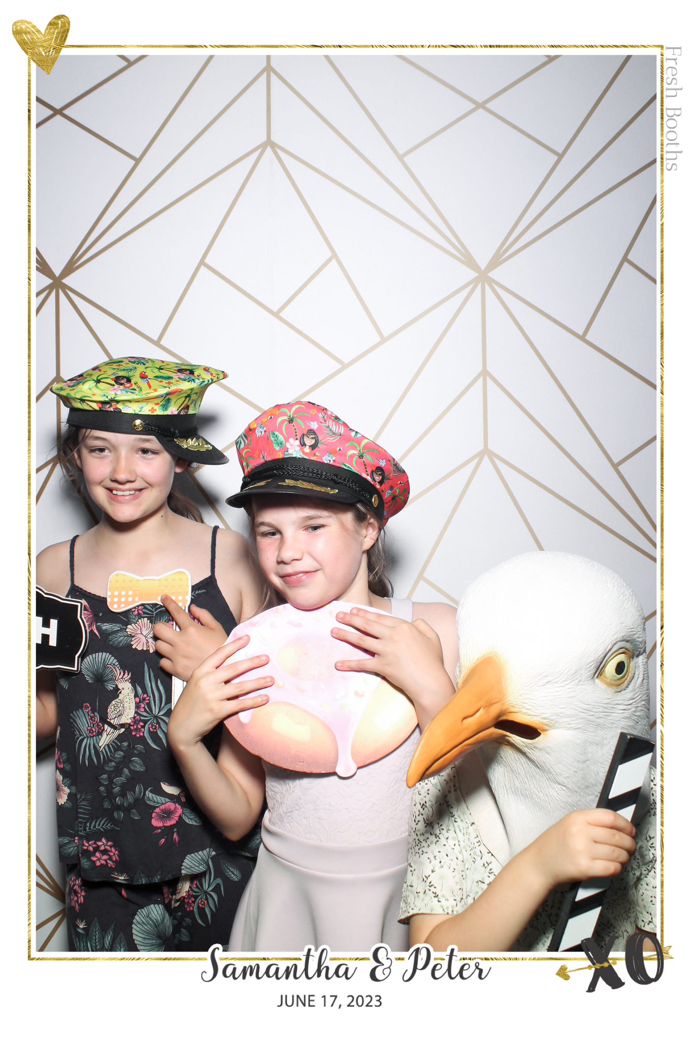 Peter & Sam - Selfie Mirror | View more photos from the event at gallery.freshbooths.com/u/FreshBooths/Peter-Sam-Selfie-Mirror