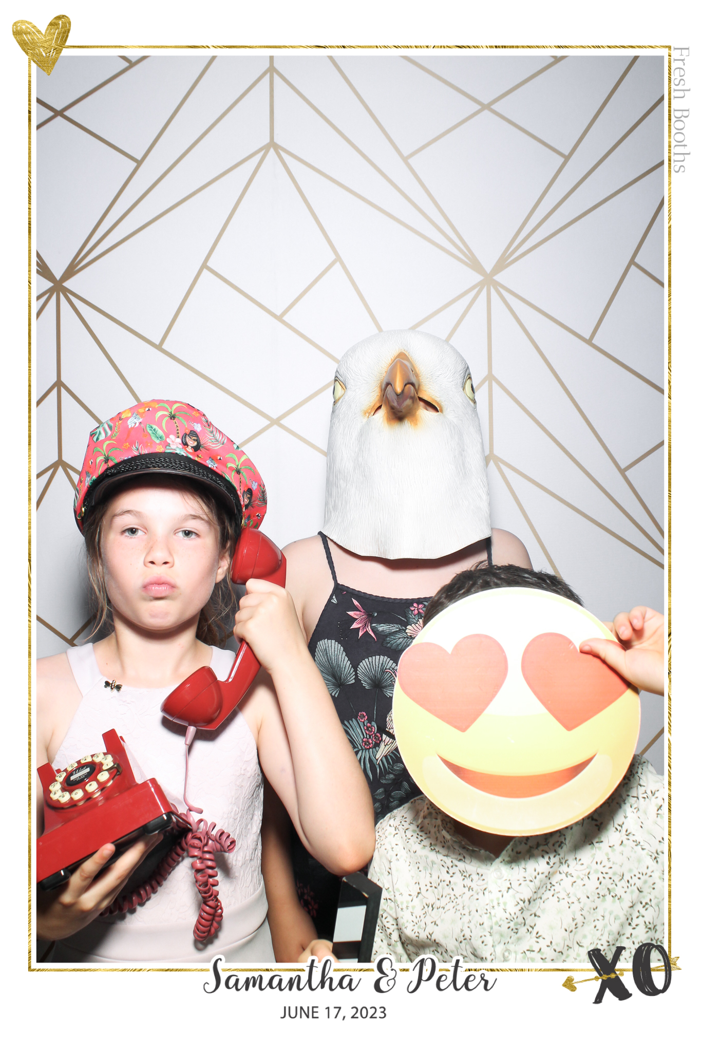 Peter & Sam - Selfie Mirror | View more photos from the event at gallery.freshbooths.com/u/FreshBooths/Peter-Sam-Selfie-Mirror