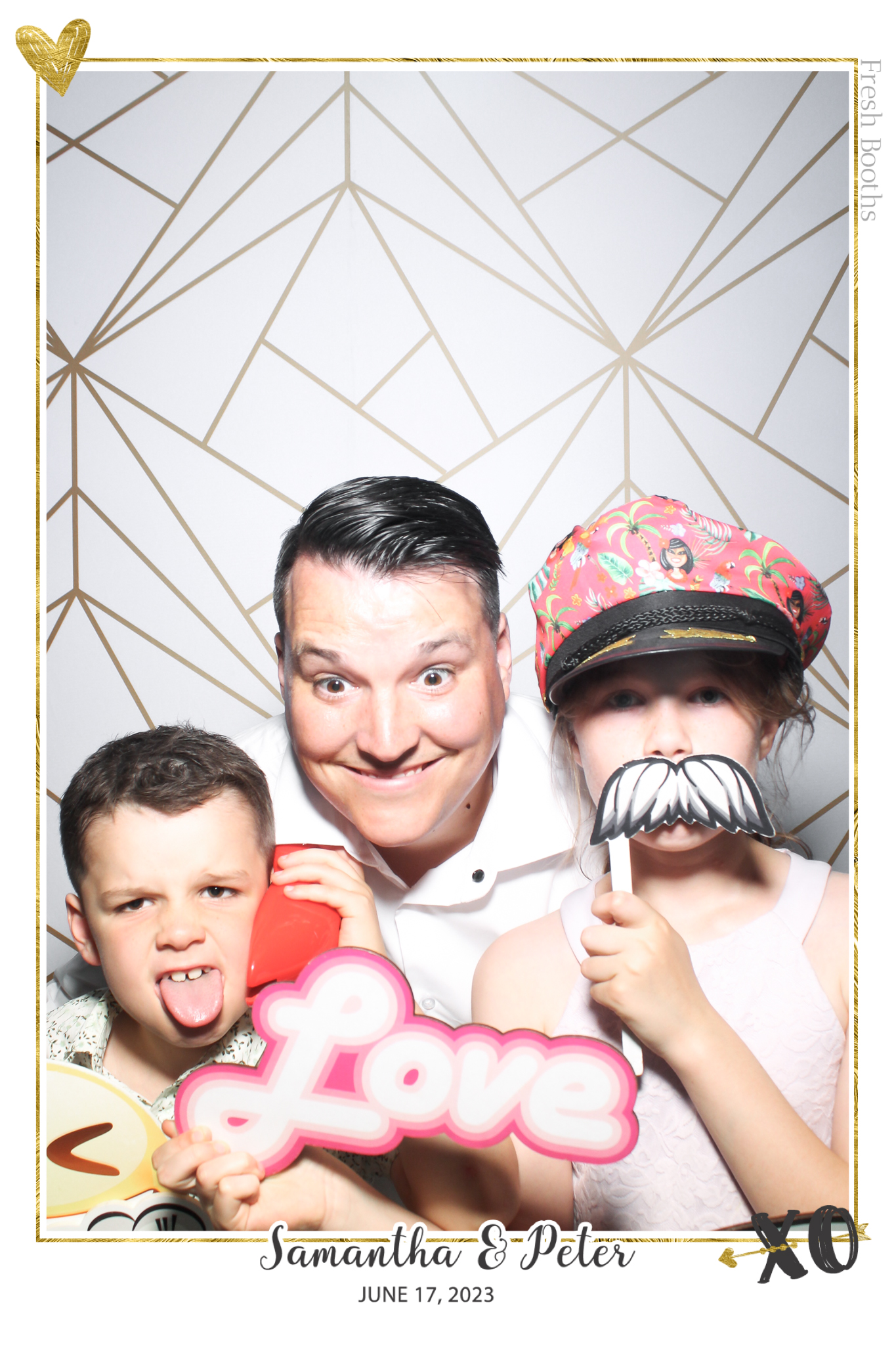 Peter & Sam - Selfie Mirror | View more photos from the event at gallery.freshbooths.com/u/FreshBooths/Peter-Sam-Selfie-Mirror