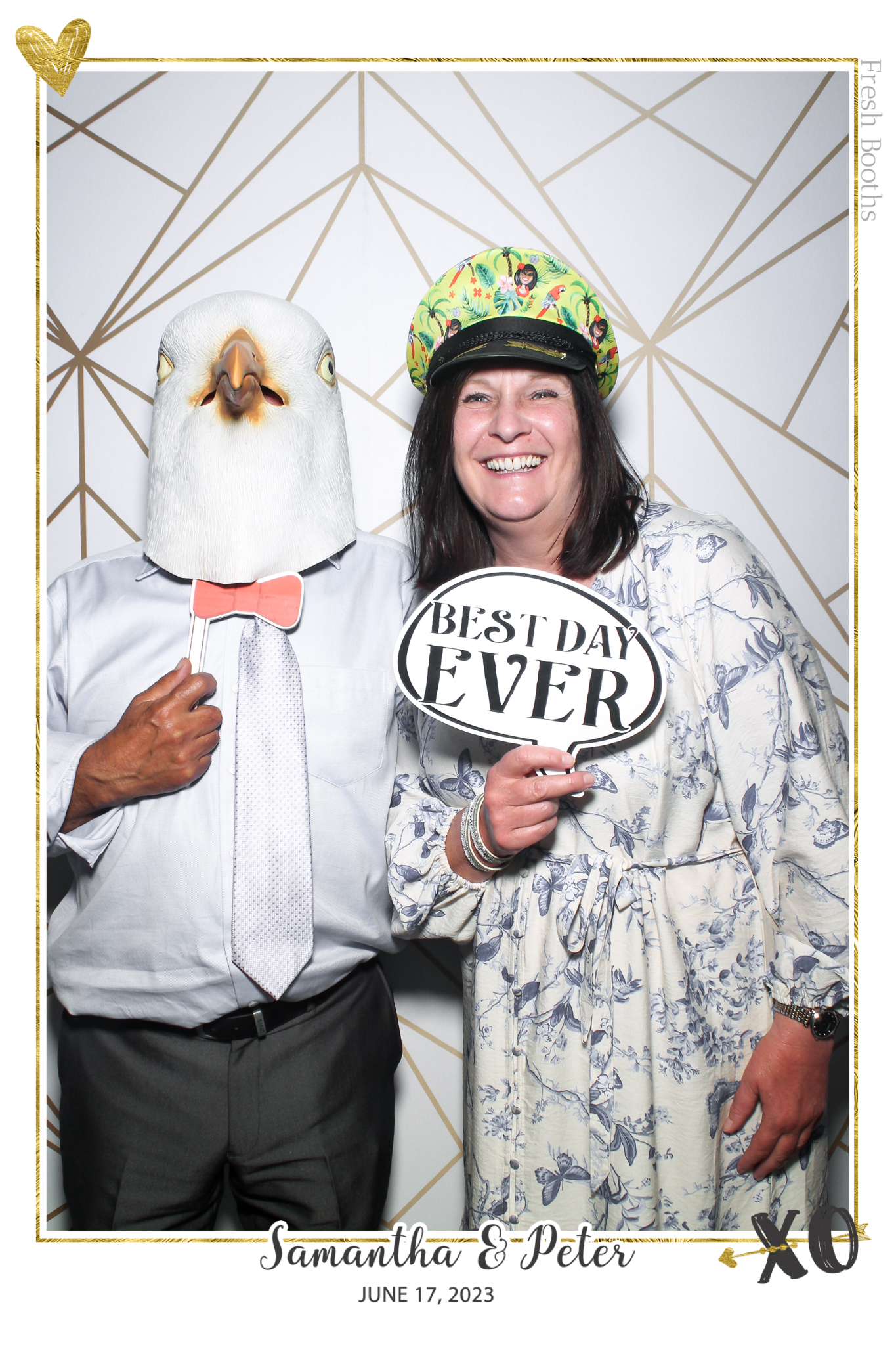 Peter & Sam - Selfie Mirror | View more photos from the event at gallery.freshbooths.com/u/FreshBooths/Peter-Sam-Selfie-Mirror
