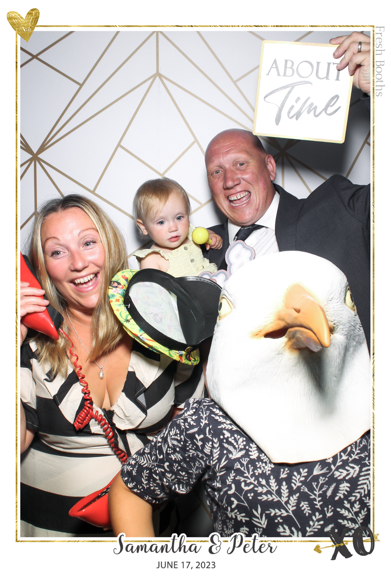 Peter & Sam - Selfie Mirror | View more photos from the event at gallery.freshbooths.com/u/FreshBooths/Peter-Sam-Selfie-Mirror