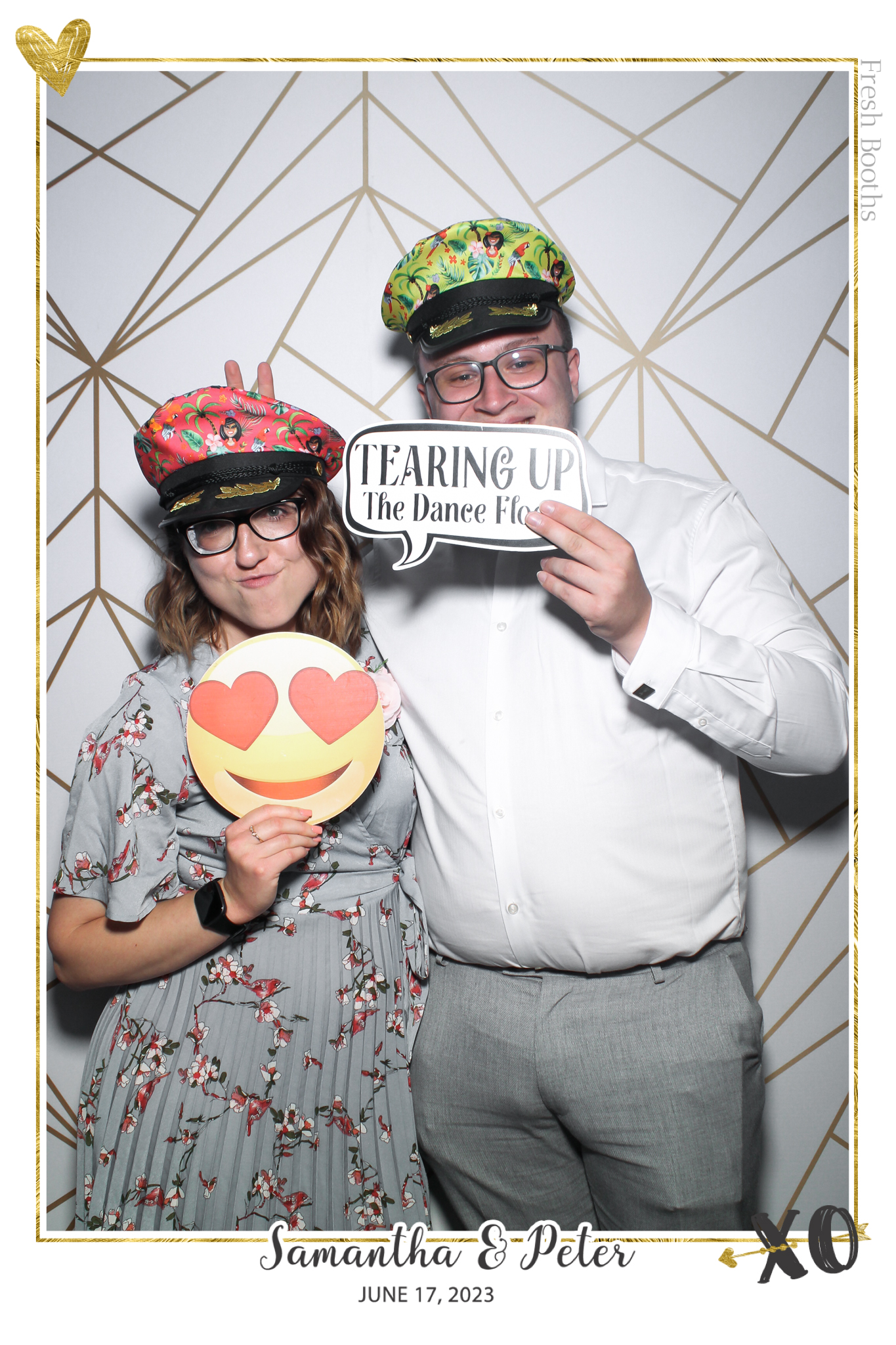 Peter & Sam - Selfie Mirror | View more photos from the event at gallery.freshbooths.com/u/FreshBooths/Peter-Sam-Selfie-Mirror