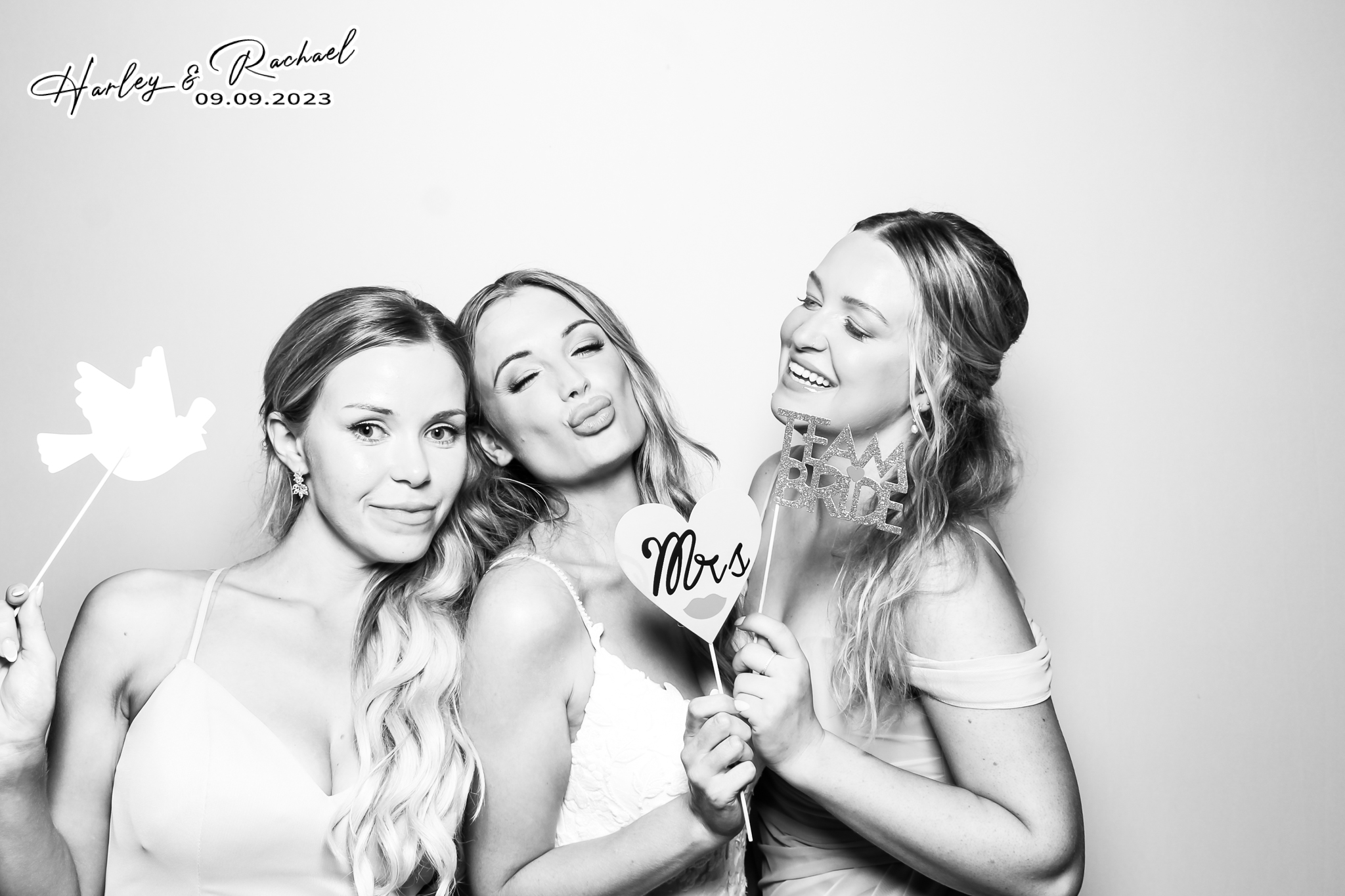 The Perrios - Glamour Booth | View more photos from the event at gallery.freshbooths.com/u/FreshBooths/The-Perrios-Glamour-Booth