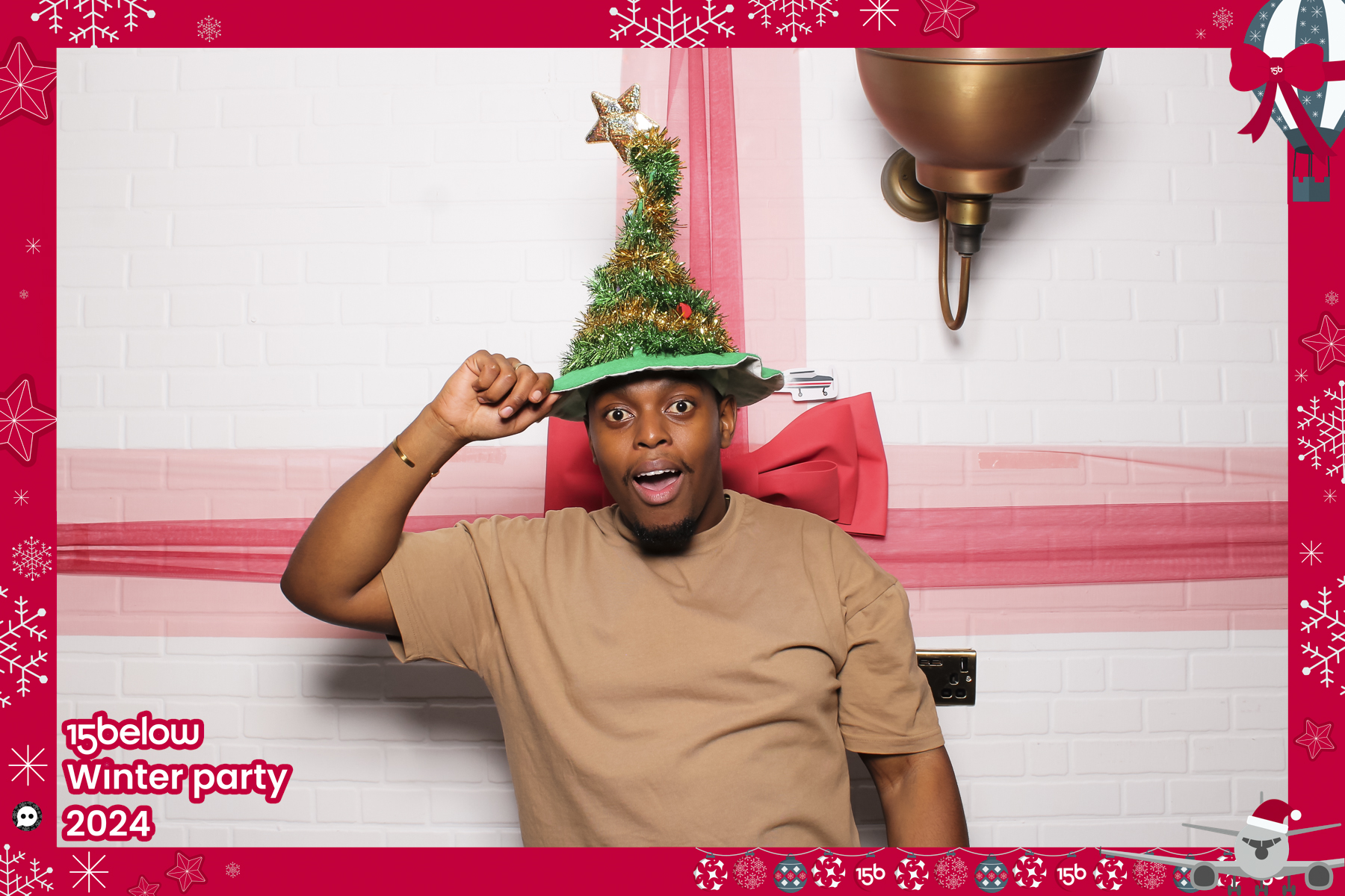15 Below Xmas Party 2024 | View more photos from the event at gallery.freshbooths.com/u/FreshBooths/15-Below-Xmas-Party-2024