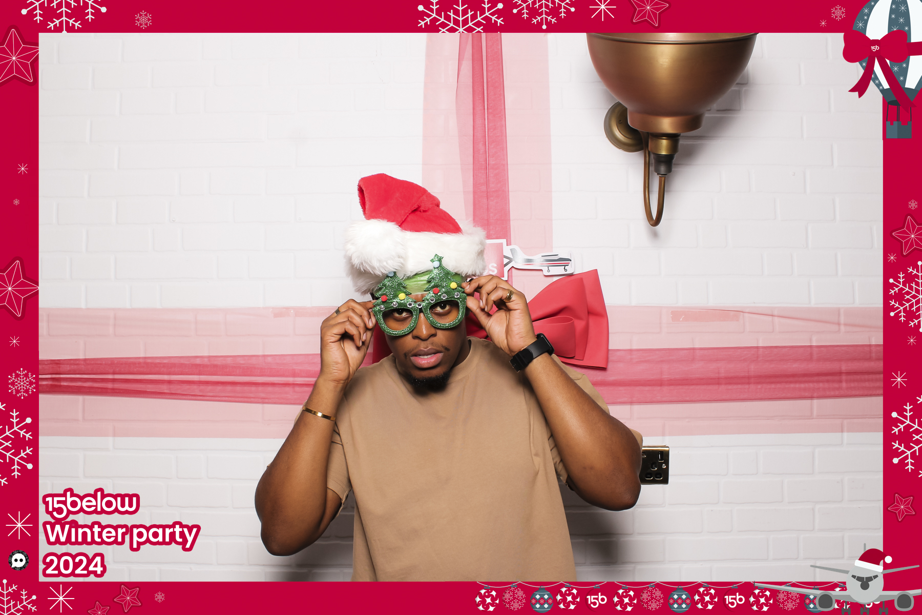 15 Below Xmas Party 2024 | View more photos from the event at gallery.freshbooths.com/u/FreshBooths/15-Below-Xmas-Party-2024