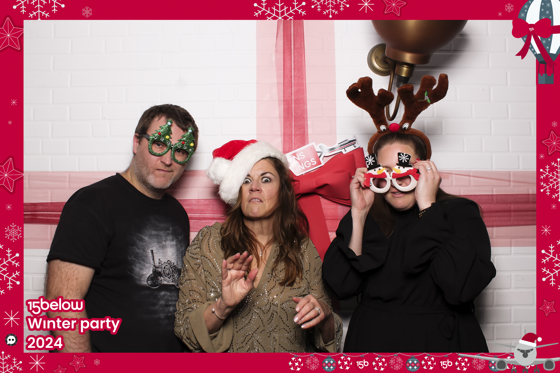 15 Below Xmas Party 2024 | View more photos from the event at gallery.freshbooths.com/u/FreshBooths/15-Below-Xmas-Party-2024