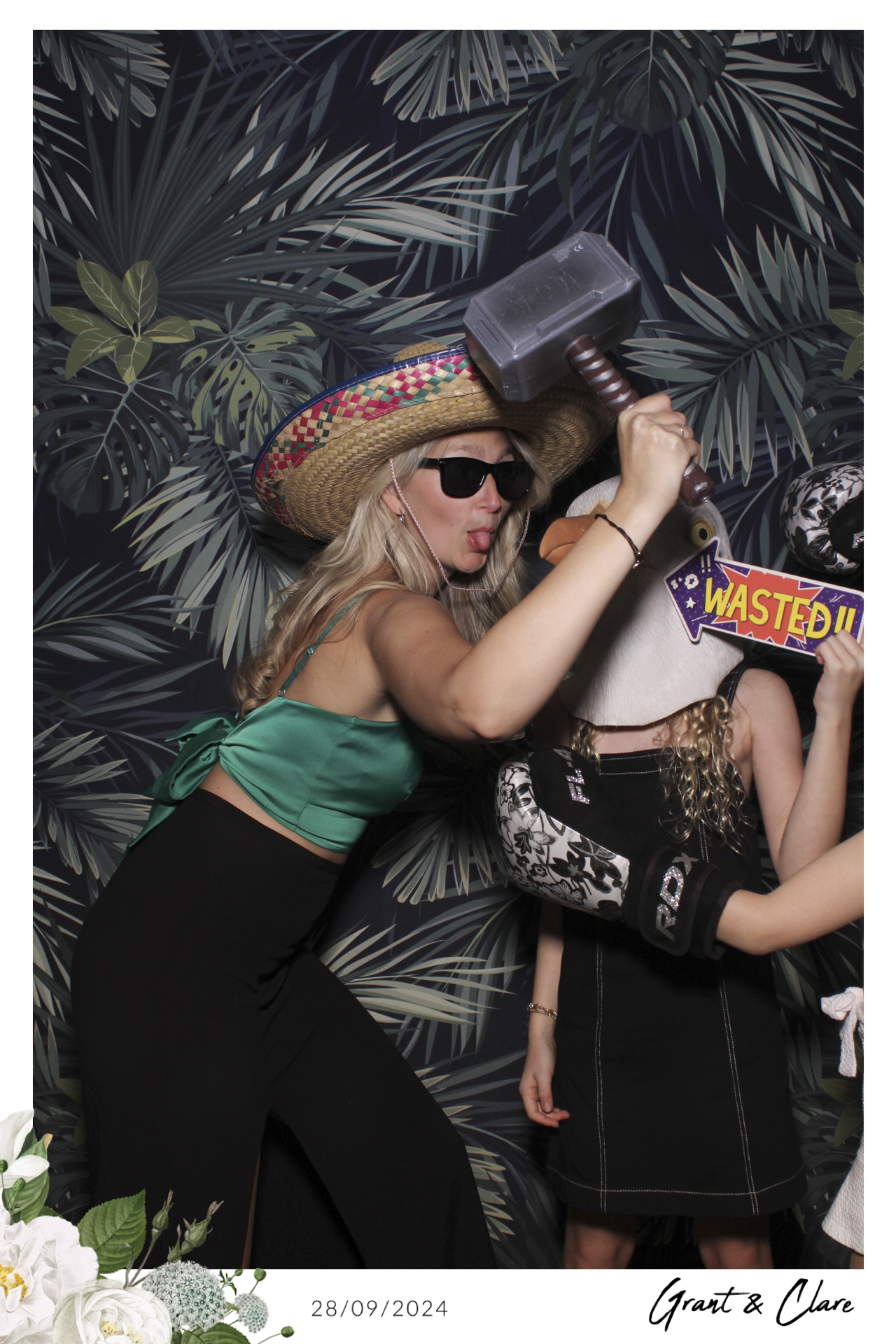 Clare & Grant - Selfie Mirror | View more photos from the event at gallery.freshbooths.com/u/FreshBooths/Clare-Grant-Selfie-Mirror