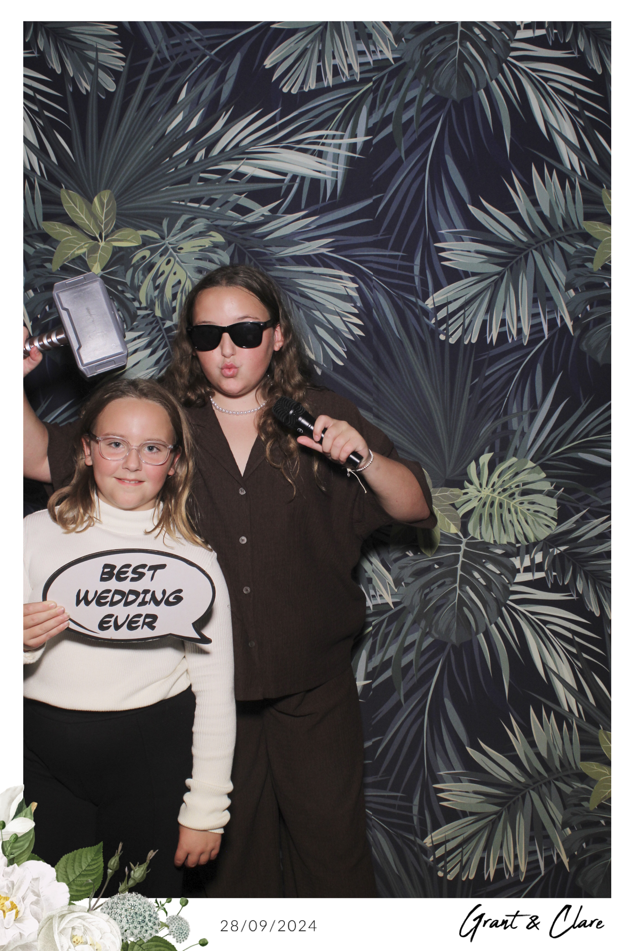 Clare & Grant - Selfie Mirror | View more photos from the event at gallery.freshbooths.com/u/FreshBooths/Clare-Grant-Selfie-Mirror