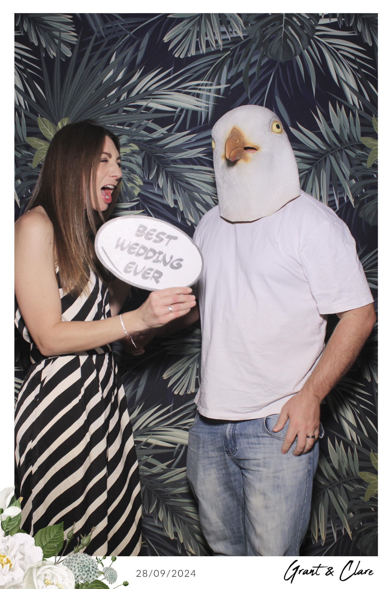 Clare & Grant - Selfie Mirror | View more photos from the event at gallery.freshbooths.com/u/FreshBooths/Clare-Grant-Selfie-Mirror
