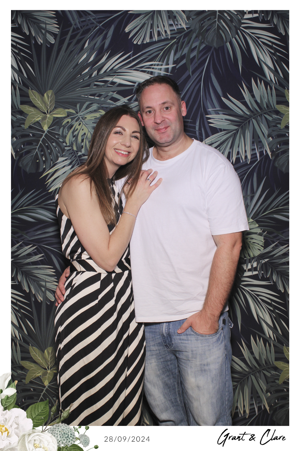 Clare & Grant - Selfie Mirror | View more photos from the event at gallery.freshbooths.com/u/FreshBooths/Clare-Grant-Selfie-Mirror