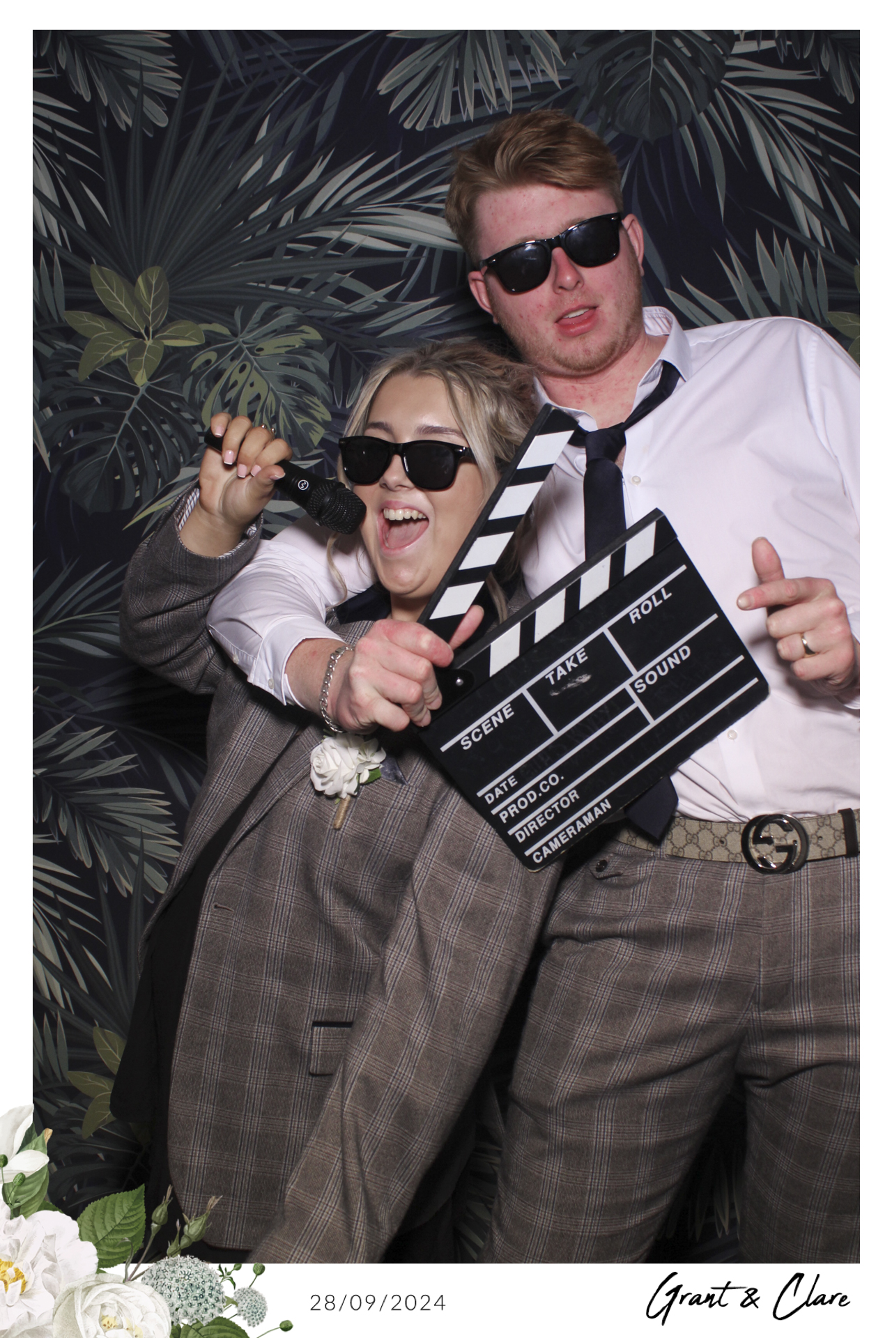 Clare & Grant - Selfie Mirror | View more photos from the event at gallery.freshbooths.com/u/FreshBooths/Clare-Grant-Selfie-Mirror