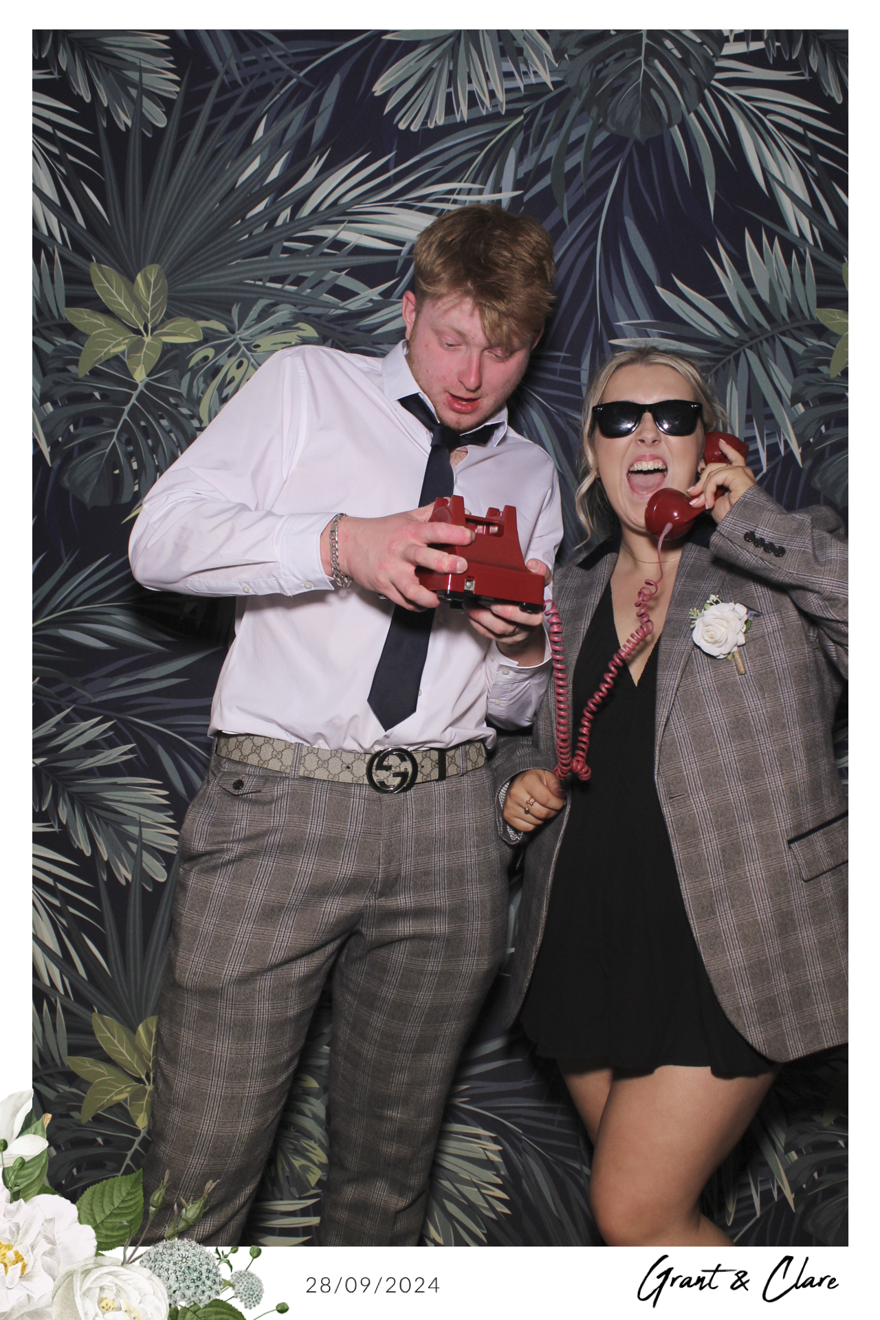 Clare & Grant - Selfie Mirror | View more photos from the event at gallery.freshbooths.com/u/FreshBooths/Clare-Grant-Selfie-Mirror