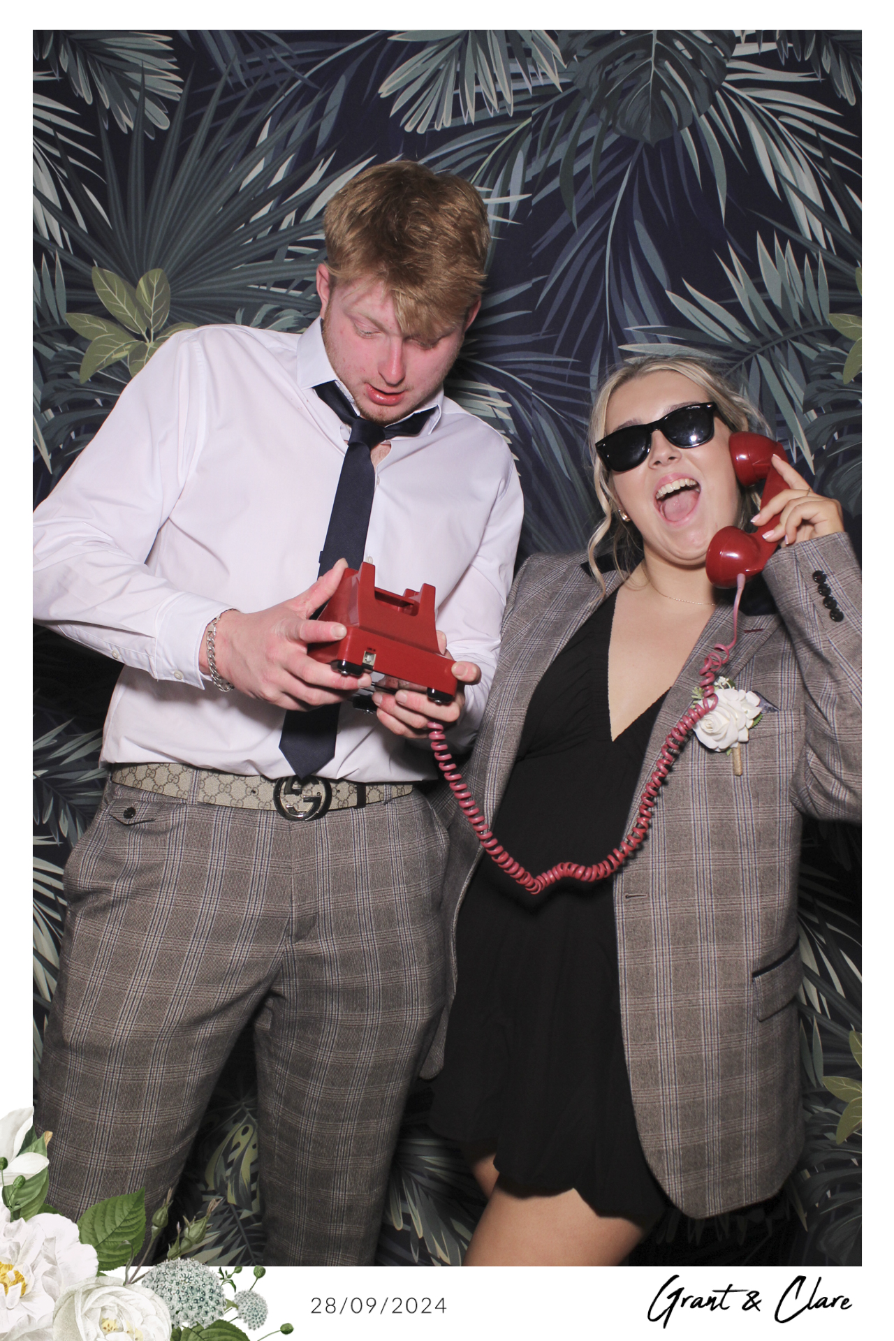 Clare & Grant - Selfie Mirror | View more photos from the event at gallery.freshbooths.com/u/FreshBooths/Clare-Grant-Selfie-Mirror