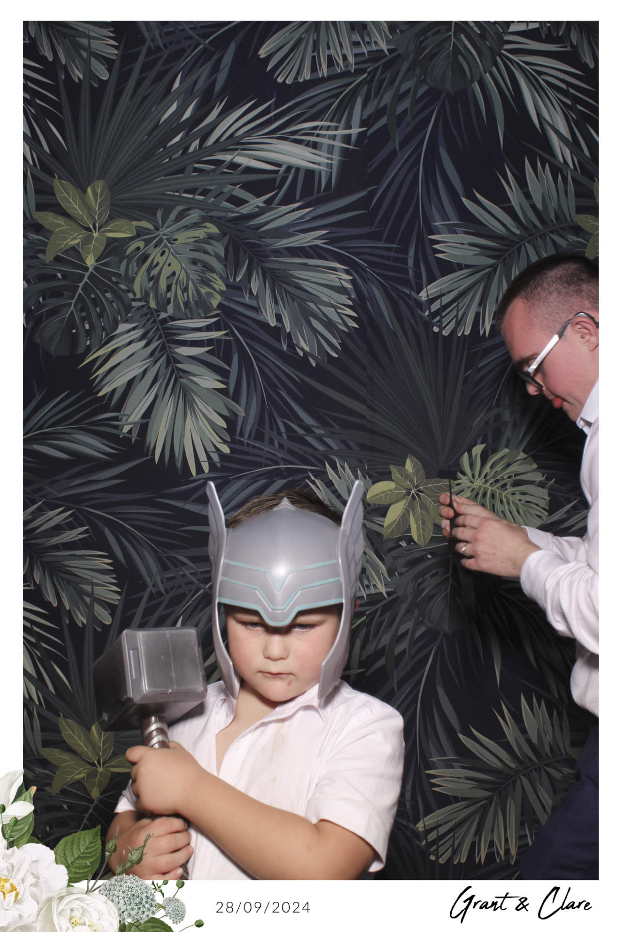 Clare & Grant - Selfie Mirror | View more photos from the event at gallery.freshbooths.com/u/FreshBooths/Clare-Grant-Selfie-Mirror