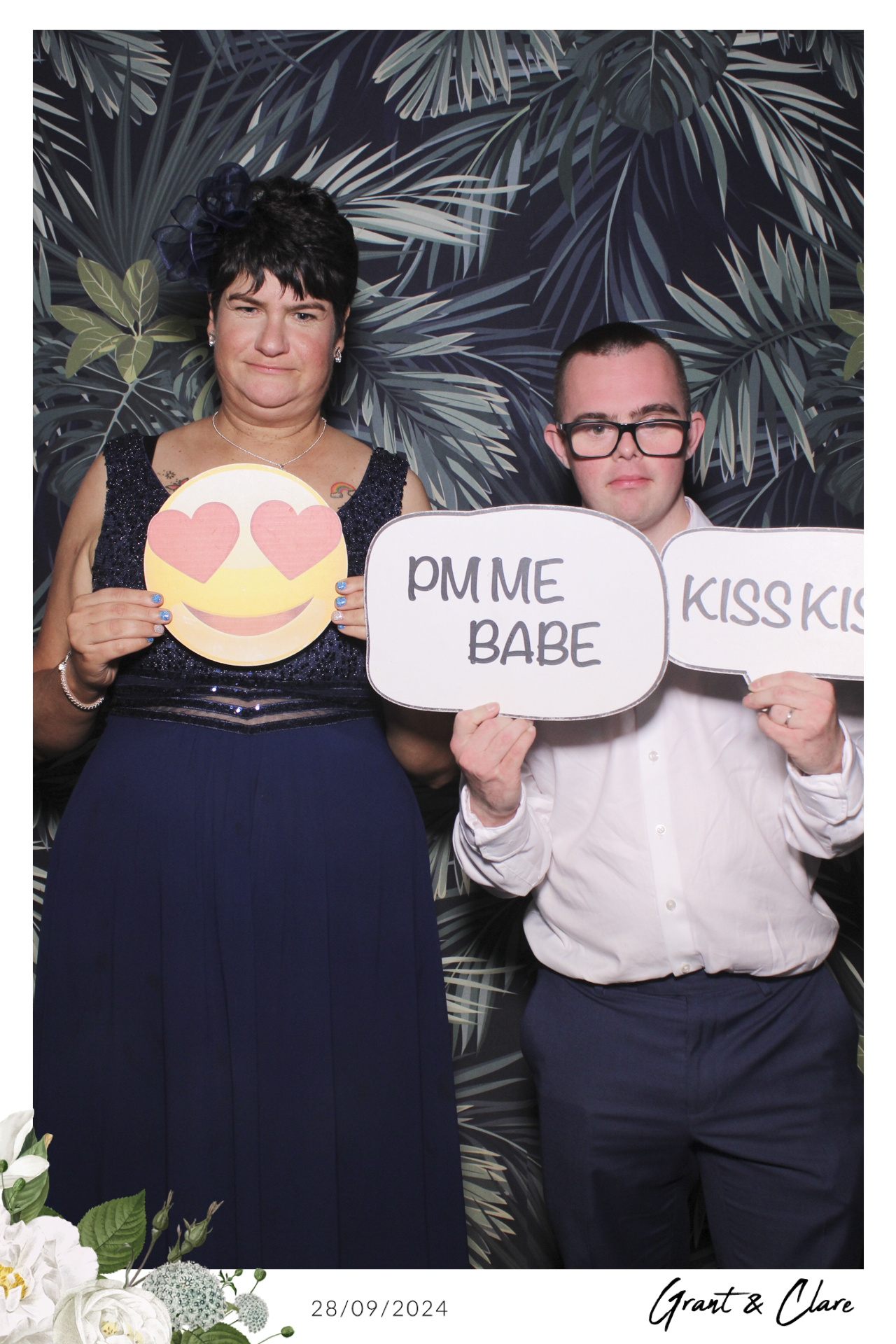 Clare & Grant - Selfie Mirror | View more photos from the event at gallery.freshbooths.com/u/FreshBooths/Clare-Grant-Selfie-Mirror