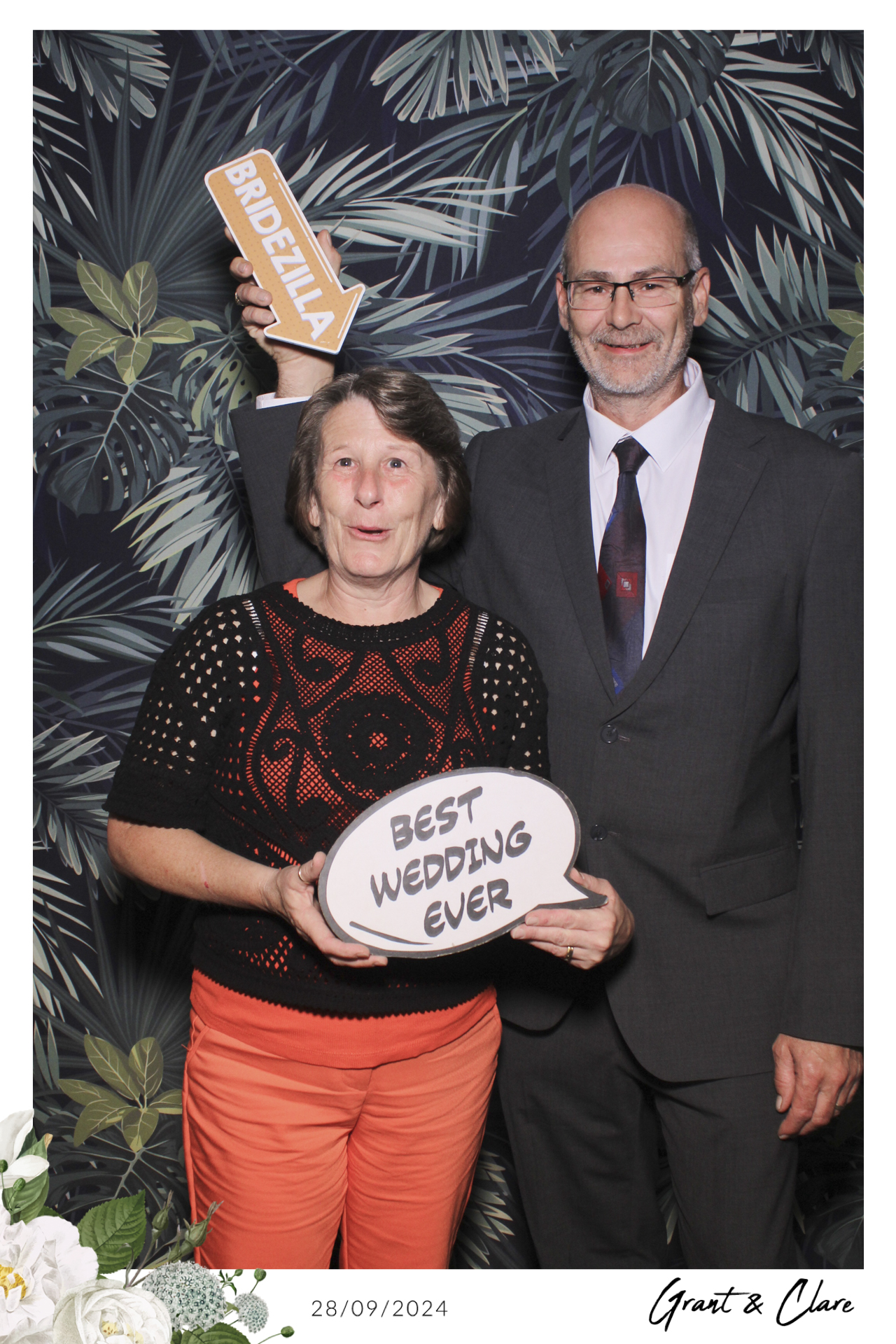 Clare & Grant - Selfie Mirror | View more photos from the event at gallery.freshbooths.com/u/FreshBooths/Clare-Grant-Selfie-Mirror