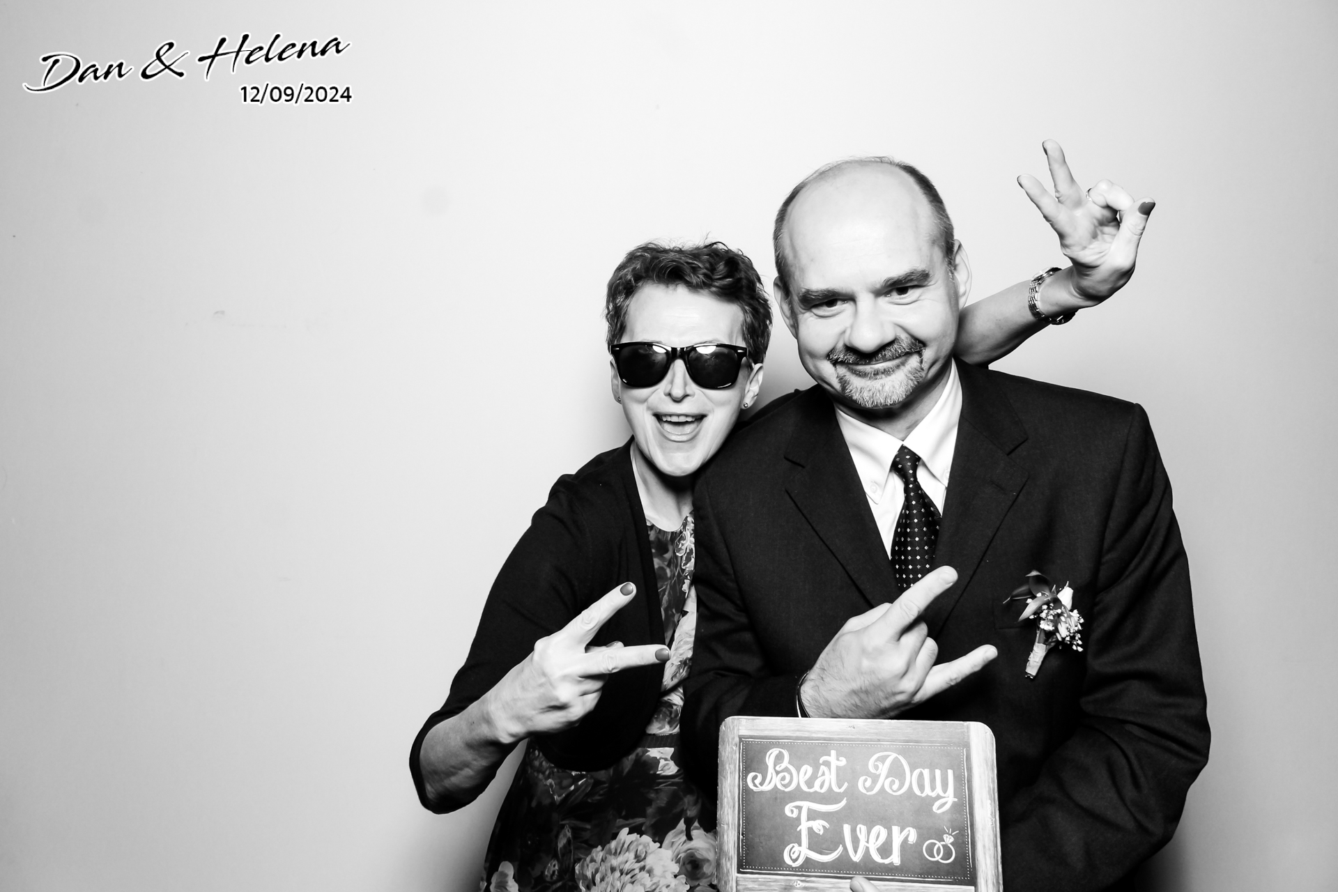 Dan & Helena x Beauty Booth | View more photos from the event at gallery.freshbooths.com/u/FreshBooths/Dan-Helena-x-Beauty-Booth