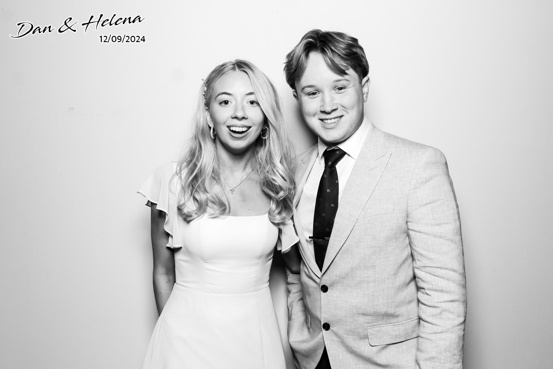 Dan & Helena x Beauty Booth | View more photos from the event at gallery.freshbooths.com/u/FreshBooths/Dan-Helena-x-Beauty-Booth