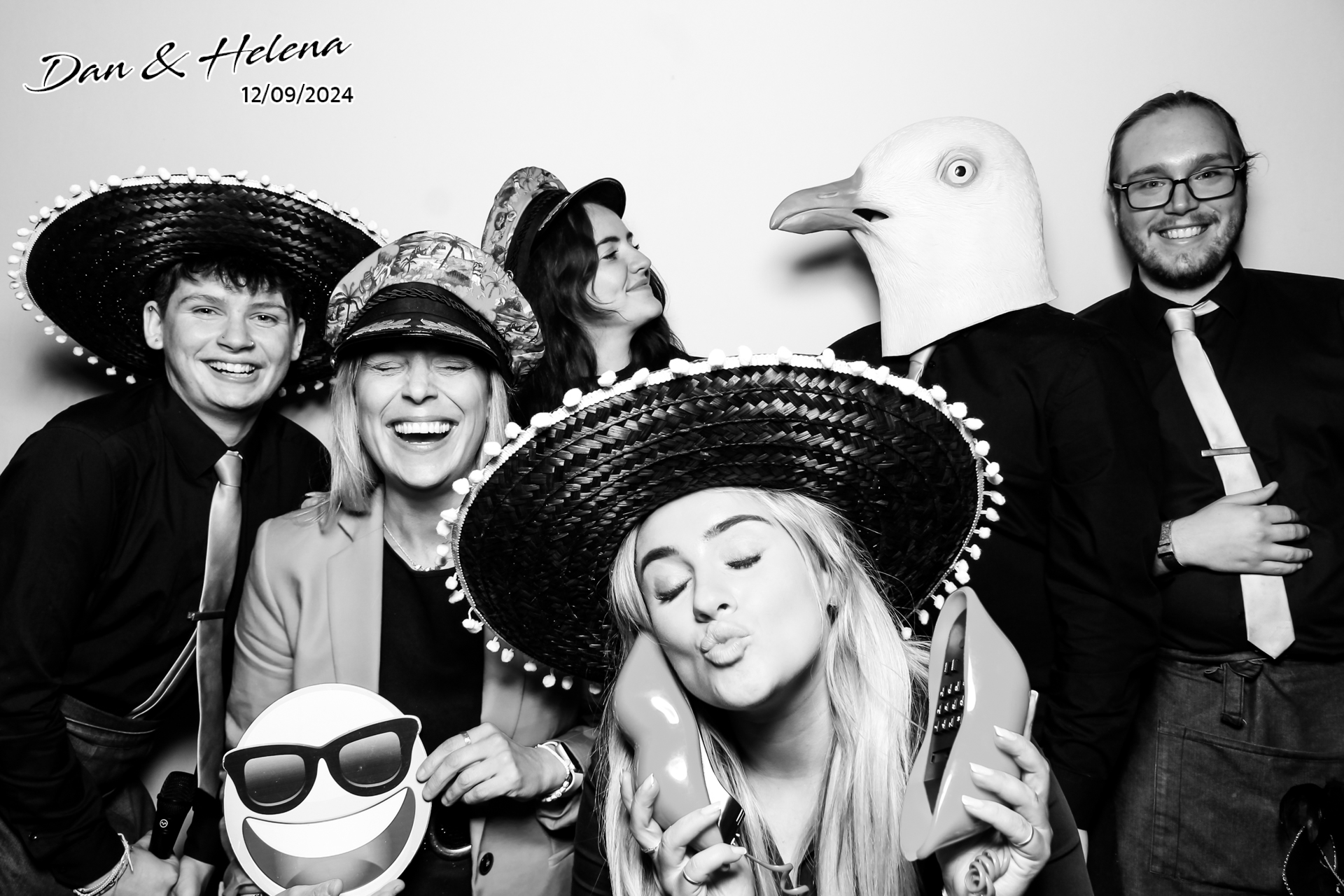 Dan & Helena x Beauty Booth | View more photos from the event at gallery.freshbooths.com/u/FreshBooths/Dan-Helena-x-Beauty-Booth