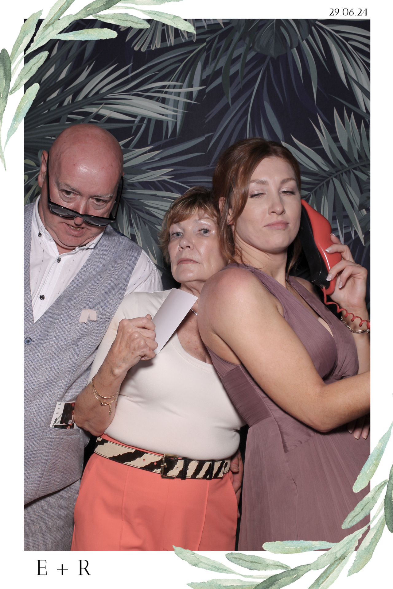Ellie & Rob - Selfie Mirror | View more photos from the event at gallery.freshbooths.com/u/FreshBooths/Ellie-Rob-Selfie-Mirror
