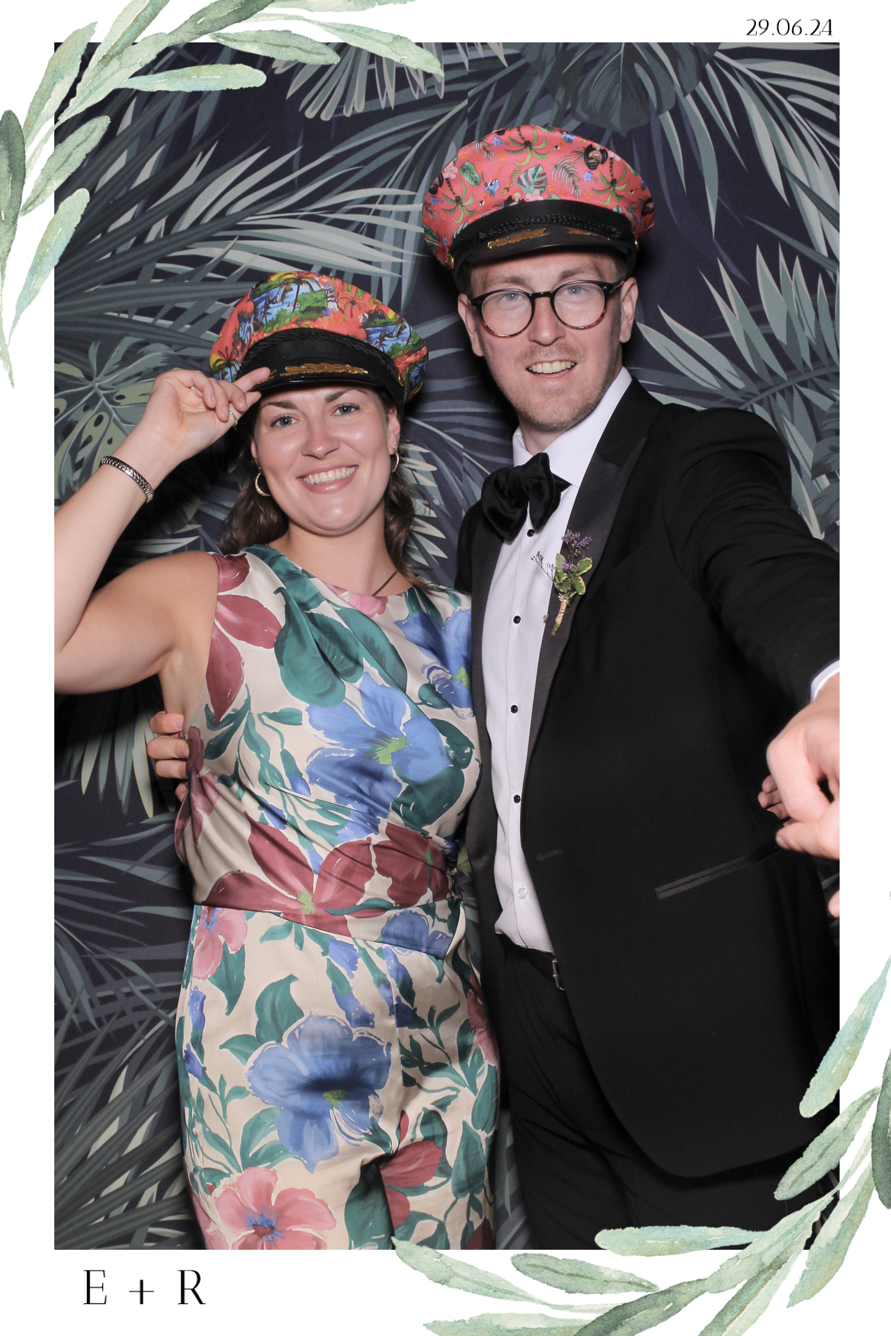 Ellie & Rob - Selfie Mirror | View more photos from the event at gallery.freshbooths.com/u/FreshBooths/Ellie-Rob-Selfie-Mirror