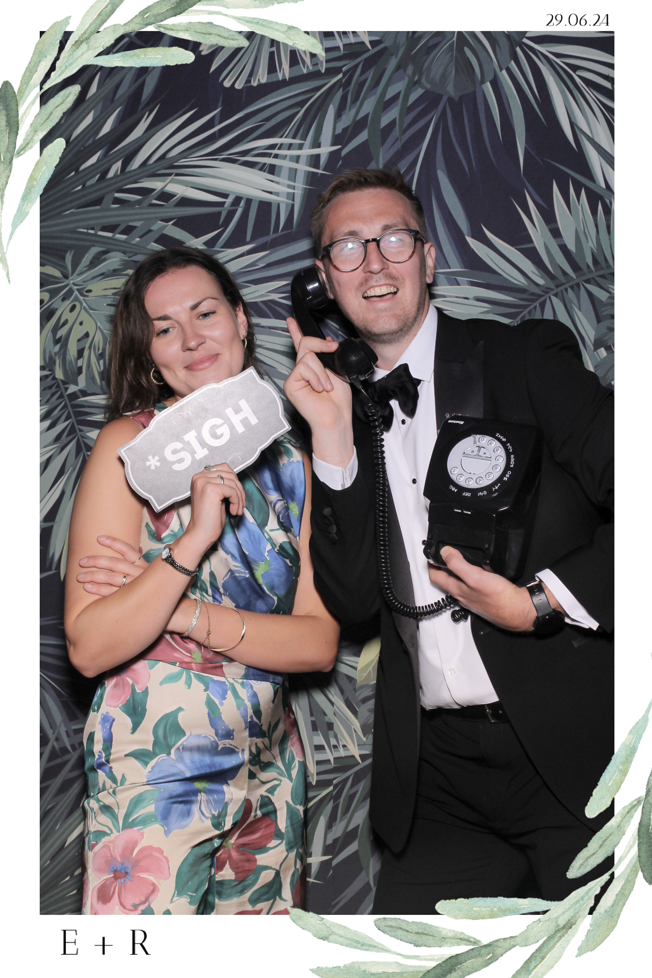 Ellie & Rob - Selfie Mirror | View more photos from the event at gallery.freshbooths.com/u/FreshBooths/Ellie-Rob-Selfie-Mirror