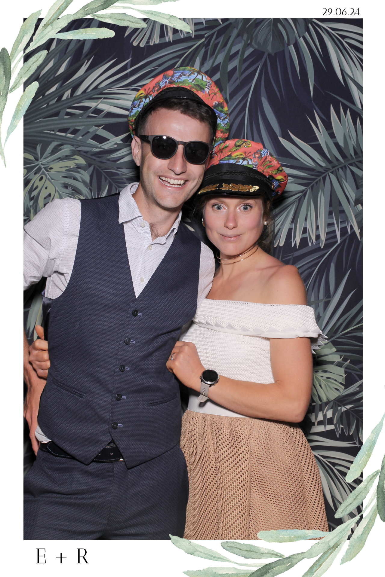 Ellie & Rob - Selfie Mirror | View more photos from the event at gallery.freshbooths.com/u/FreshBooths/Ellie-Rob-Selfie-Mirror