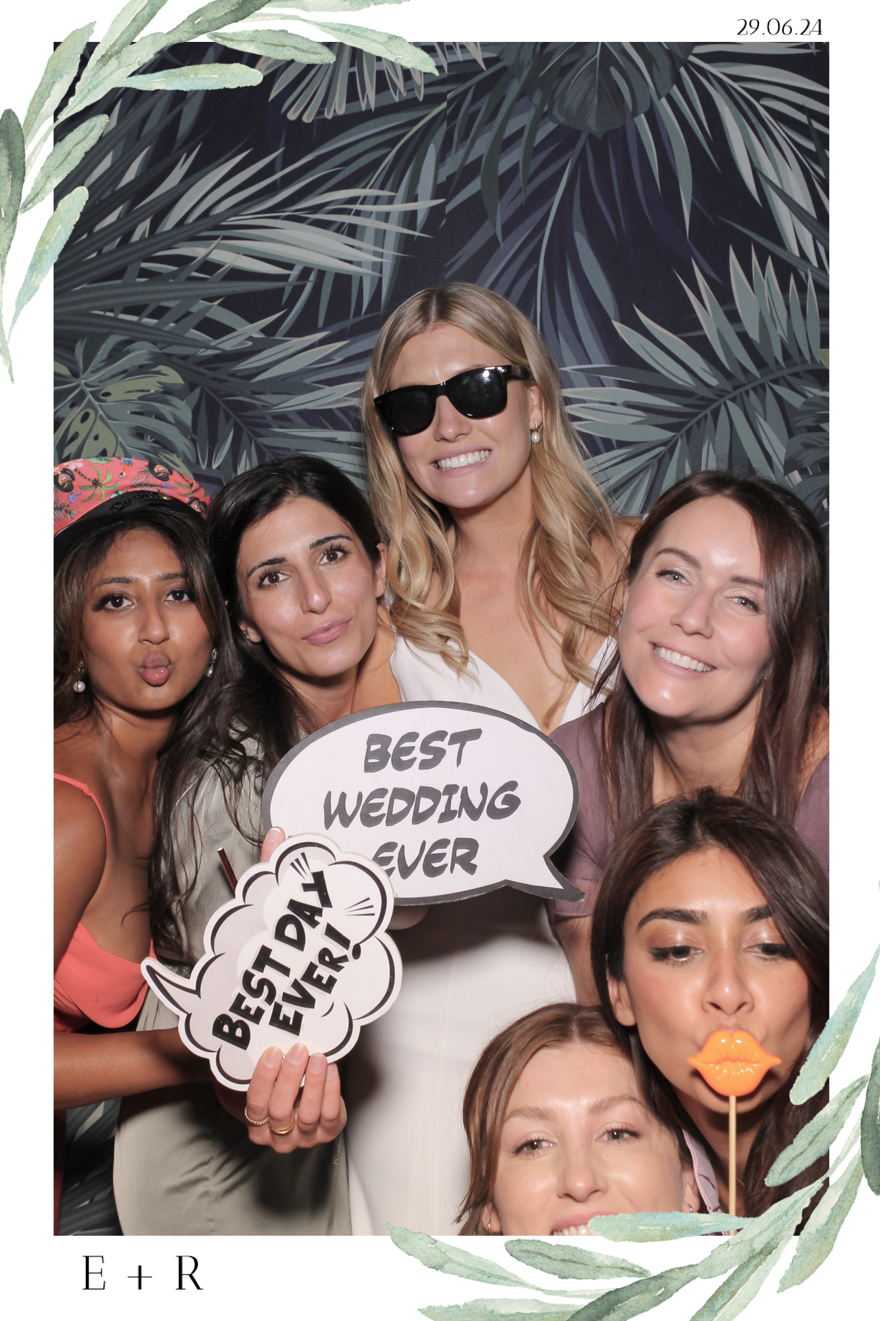 Ellie & Rob - Selfie Mirror | View more photos from the event at gallery.freshbooths.com/u/FreshBooths/Ellie-Rob-Selfie-Mirror