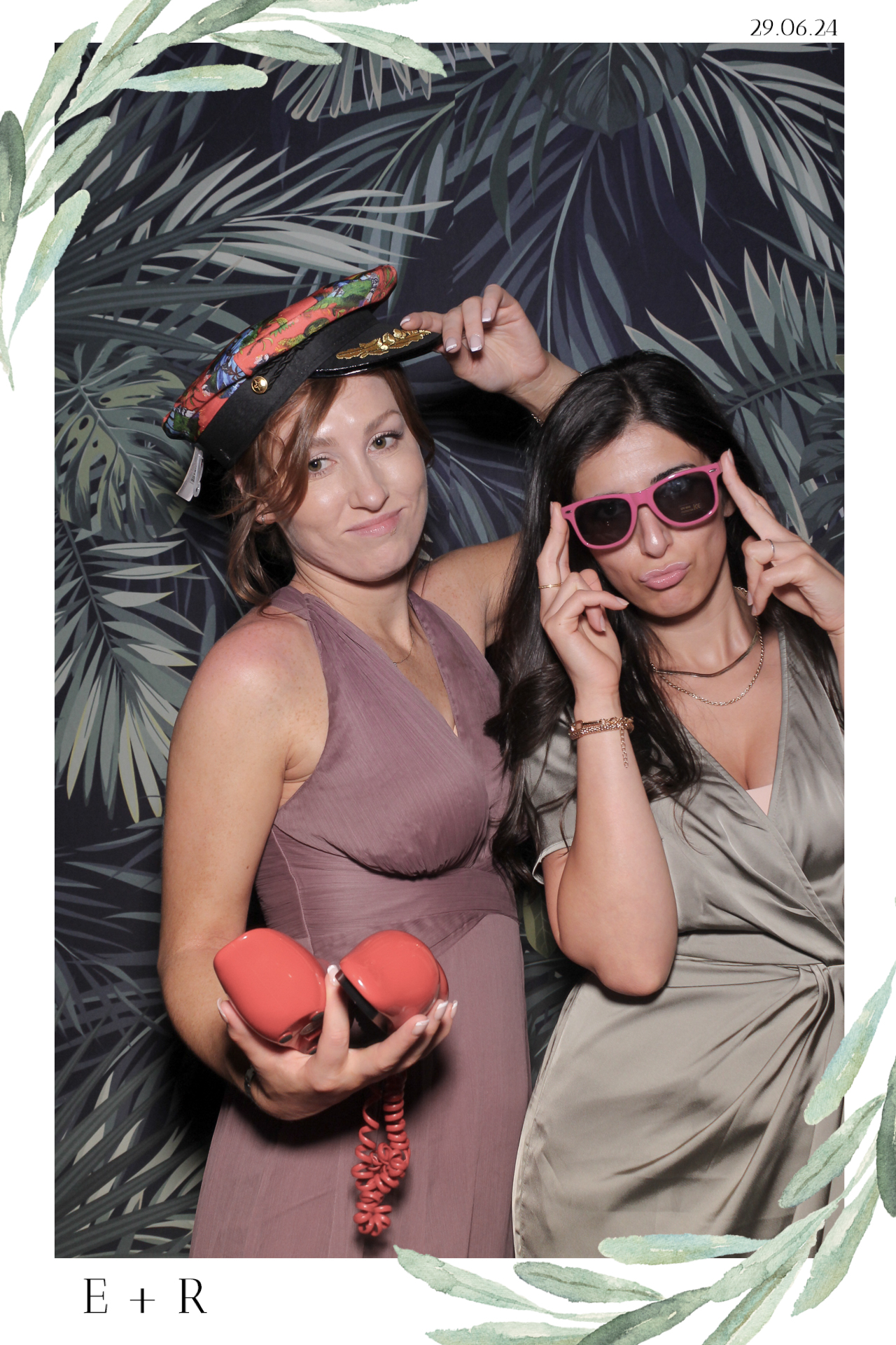 Ellie & Rob - Selfie Mirror | View more photos from the event at gallery.freshbooths.com/u/FreshBooths/Ellie-Rob-Selfie-Mirror