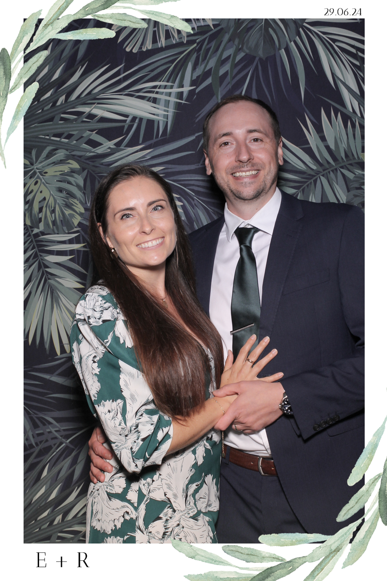 Ellie & Rob - Selfie Mirror | View more photos from the event at gallery.freshbooths.com/u/FreshBooths/Ellie-Rob-Selfie-Mirror