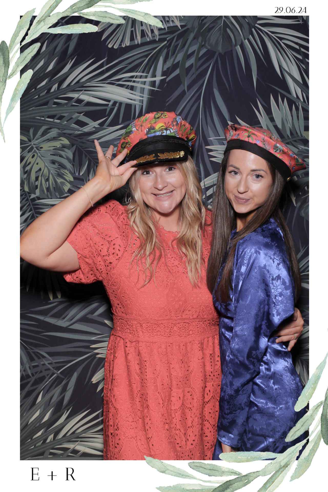 Ellie & Rob - Selfie Mirror | View more photos from the event at gallery.freshbooths.com/u/FreshBooths/Ellie-Rob-Selfie-Mirror