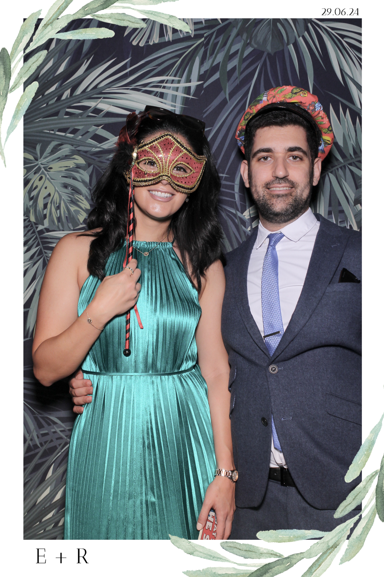 Ellie & Rob - Selfie Mirror | View more photos from the event at gallery.freshbooths.com/u/FreshBooths/Ellie-Rob-Selfie-Mirror