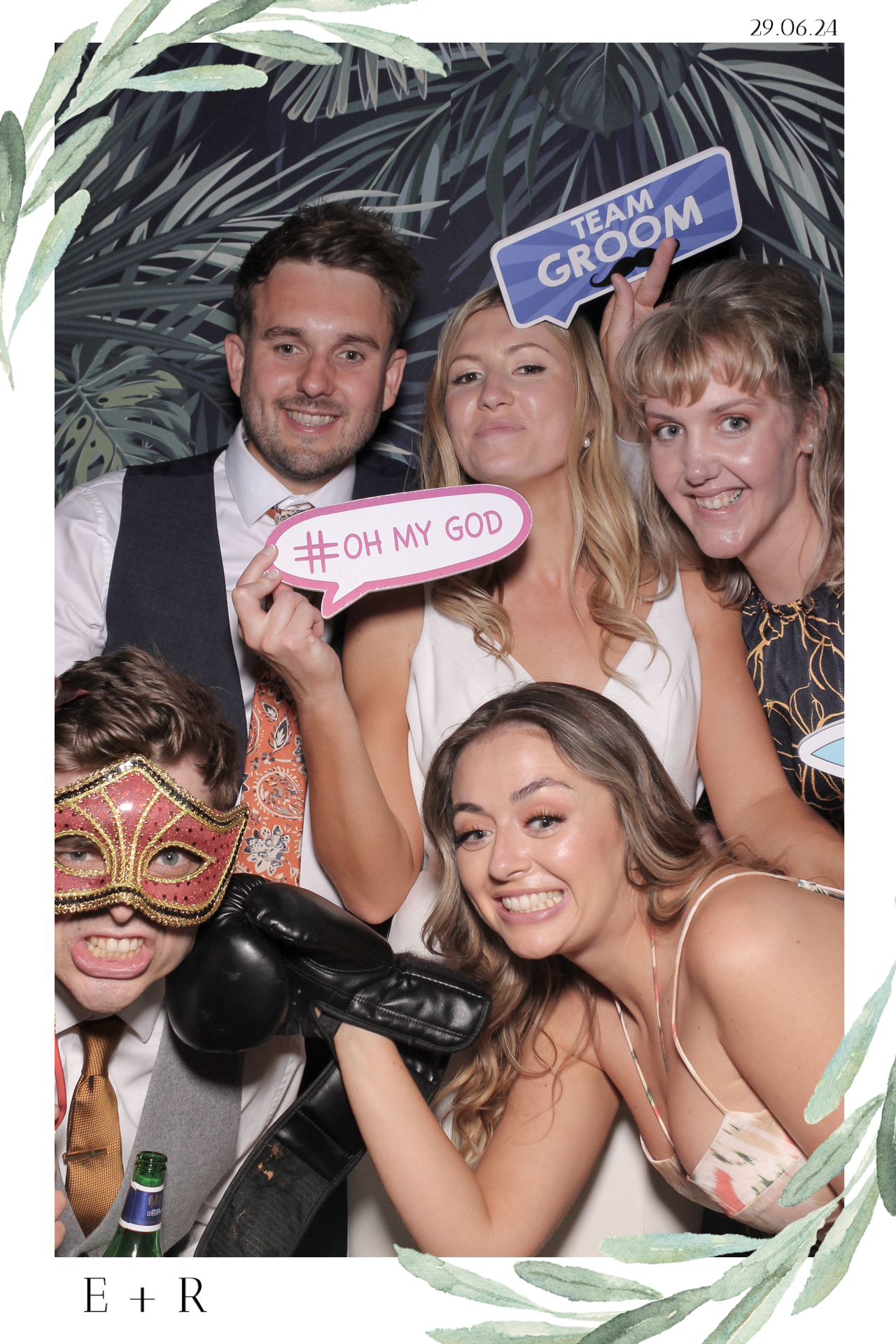 Ellie & Rob - Selfie Mirror | View more photos from the event at gallery.freshbooths.com/u/FreshBooths/Ellie-Rob-Selfie-Mirror