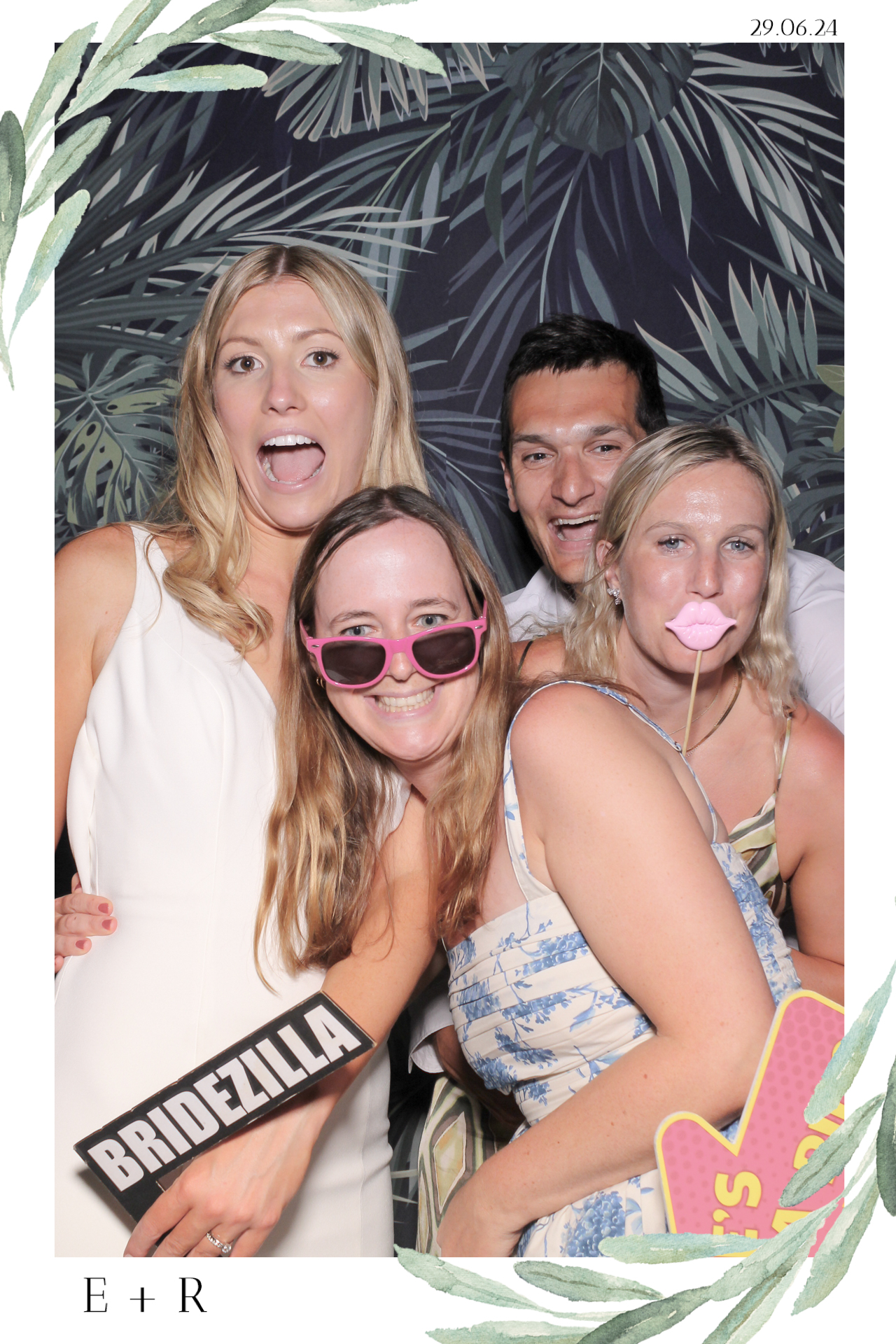 Ellie & Rob - Selfie Mirror | View more photos from the event at gallery.freshbooths.com/u/FreshBooths/Ellie-Rob-Selfie-Mirror