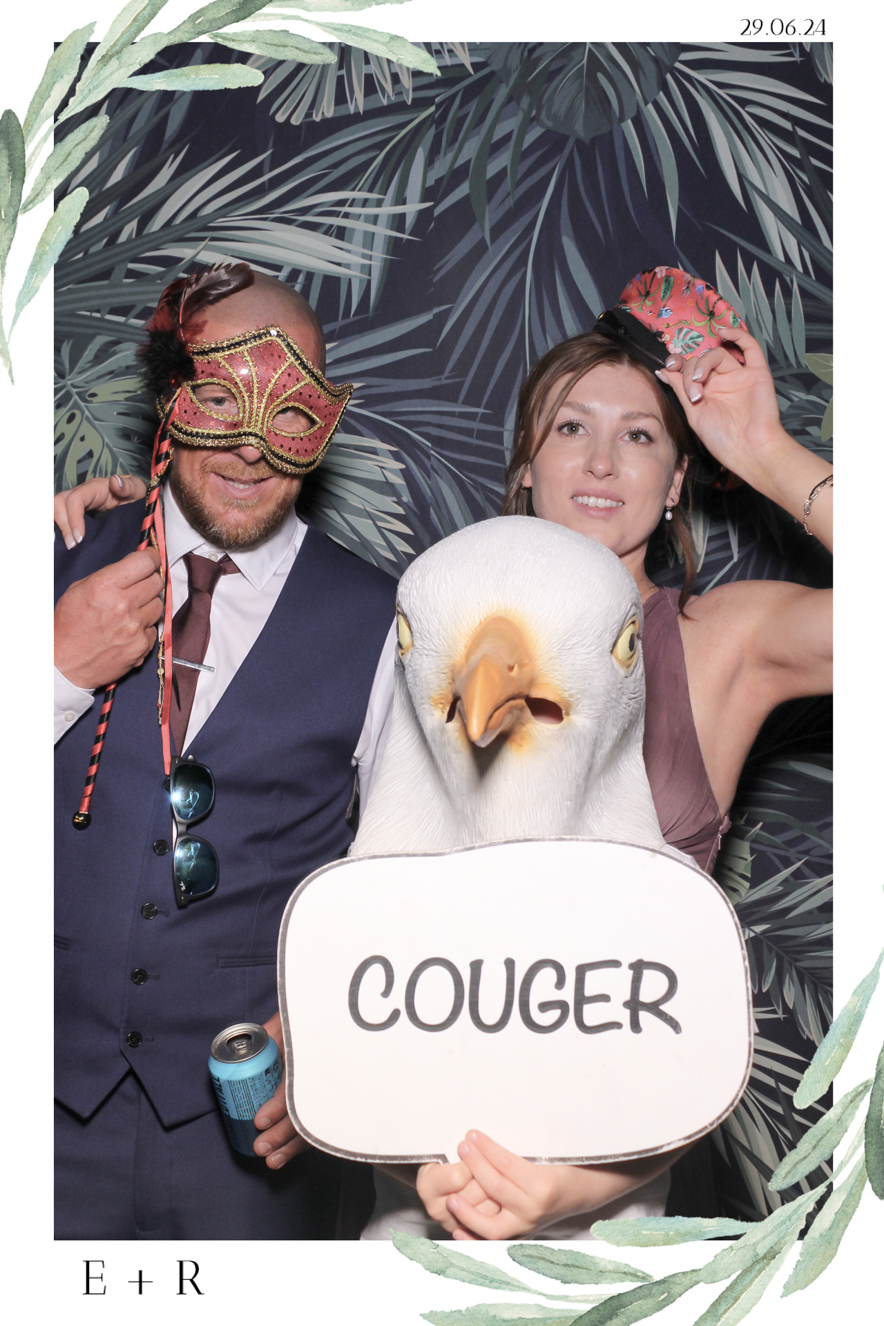 Ellie & Rob - Selfie Mirror | View more photos from the event at gallery.freshbooths.com/u/FreshBooths/Ellie-Rob-Selfie-Mirror